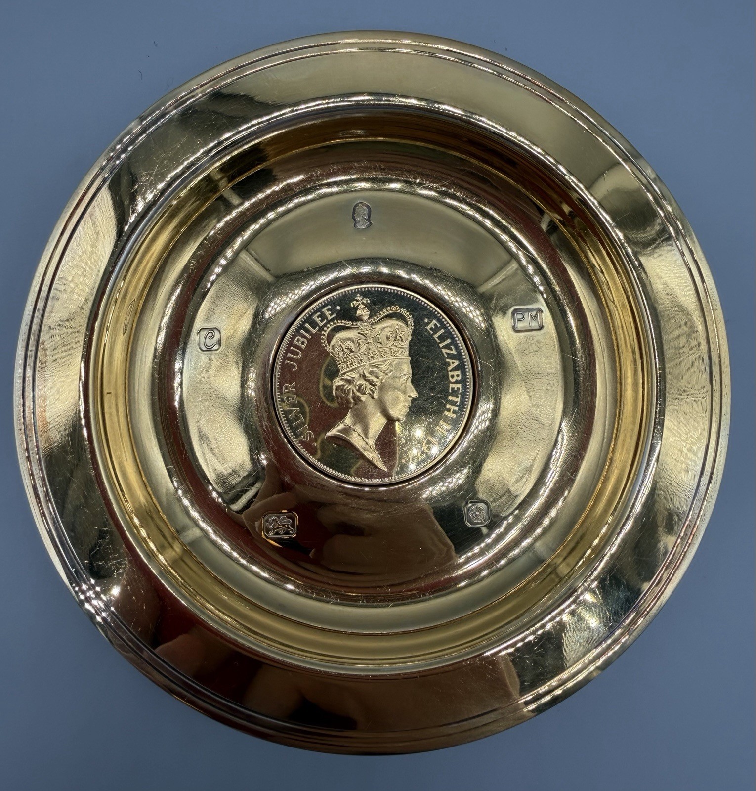 English Sterling Silver Gilt Queen Elizabeth II Silver Jubilee Dish