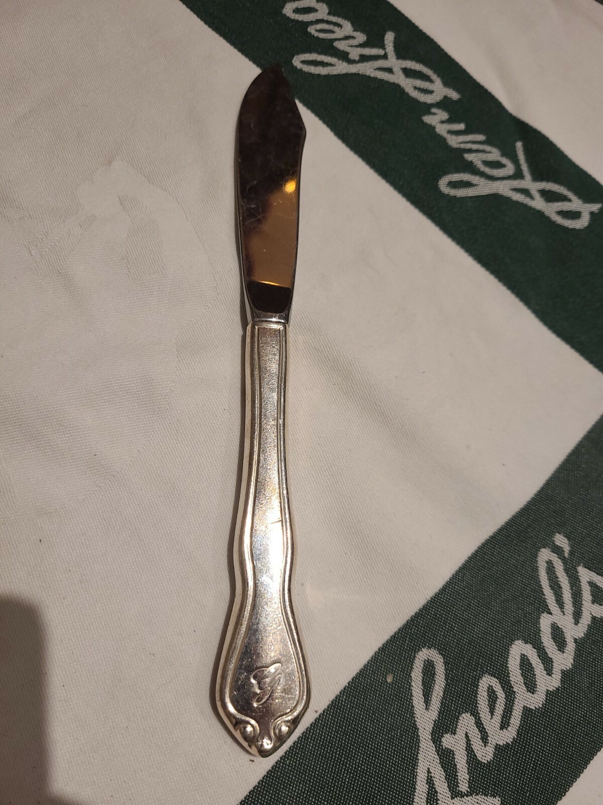 Hard to find Greenbrier Resort Hotel 8 1/4″ Silver Plate Service Fish Knife