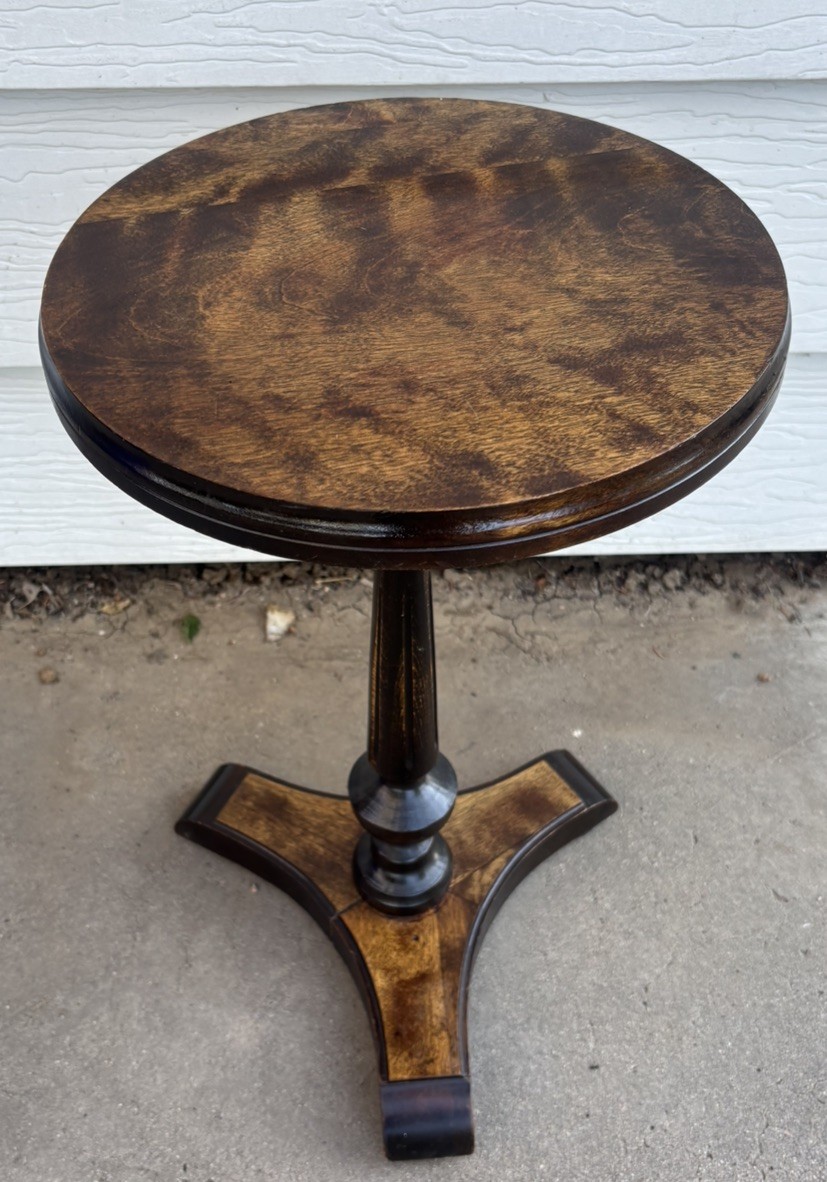 Vintage Round Wood Pedestal Table/Plant Stand/Candle Table/End Table 12”x20”
