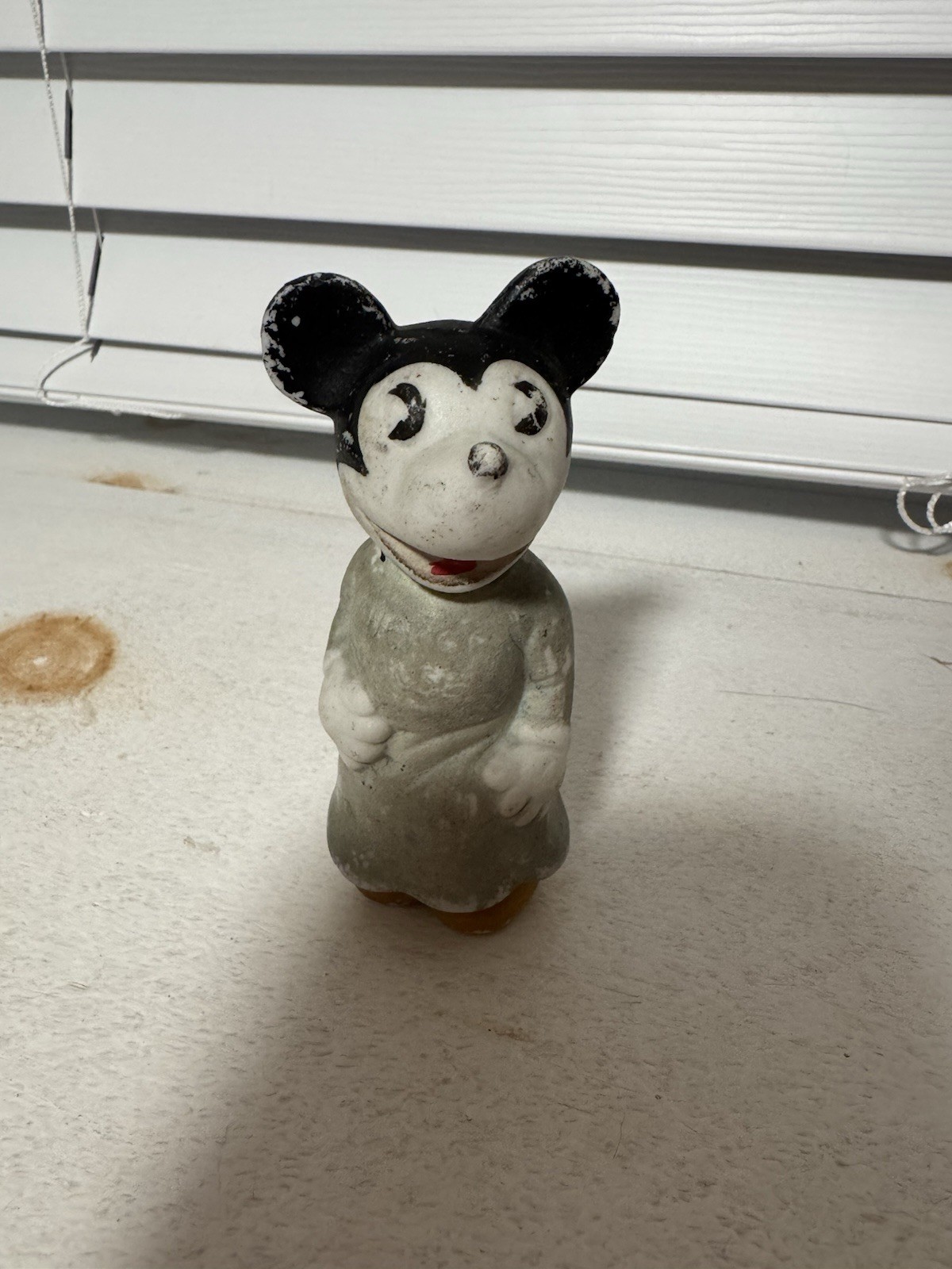 Vintage Mickey Mouse Figurine – Retro Collectible Display Piece – Worn Patina