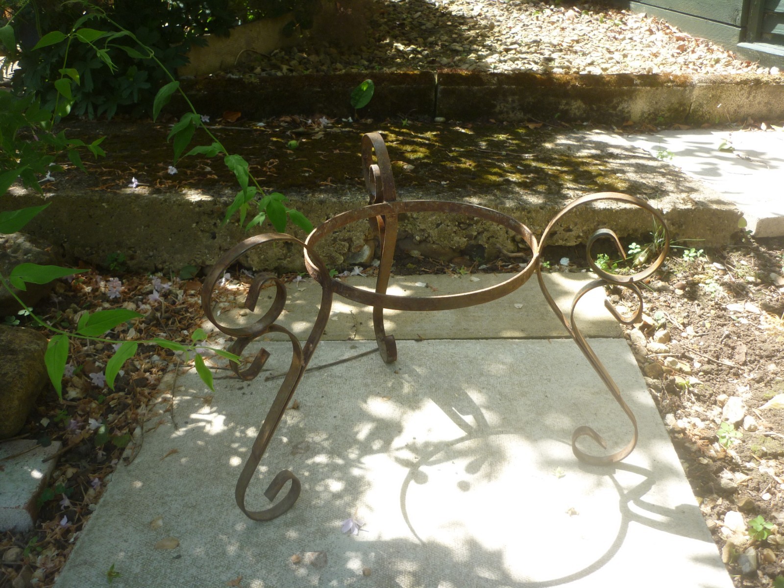 Vintage Rustic DECORATIVE WROUGHT IRON PLANT POT HOLDER