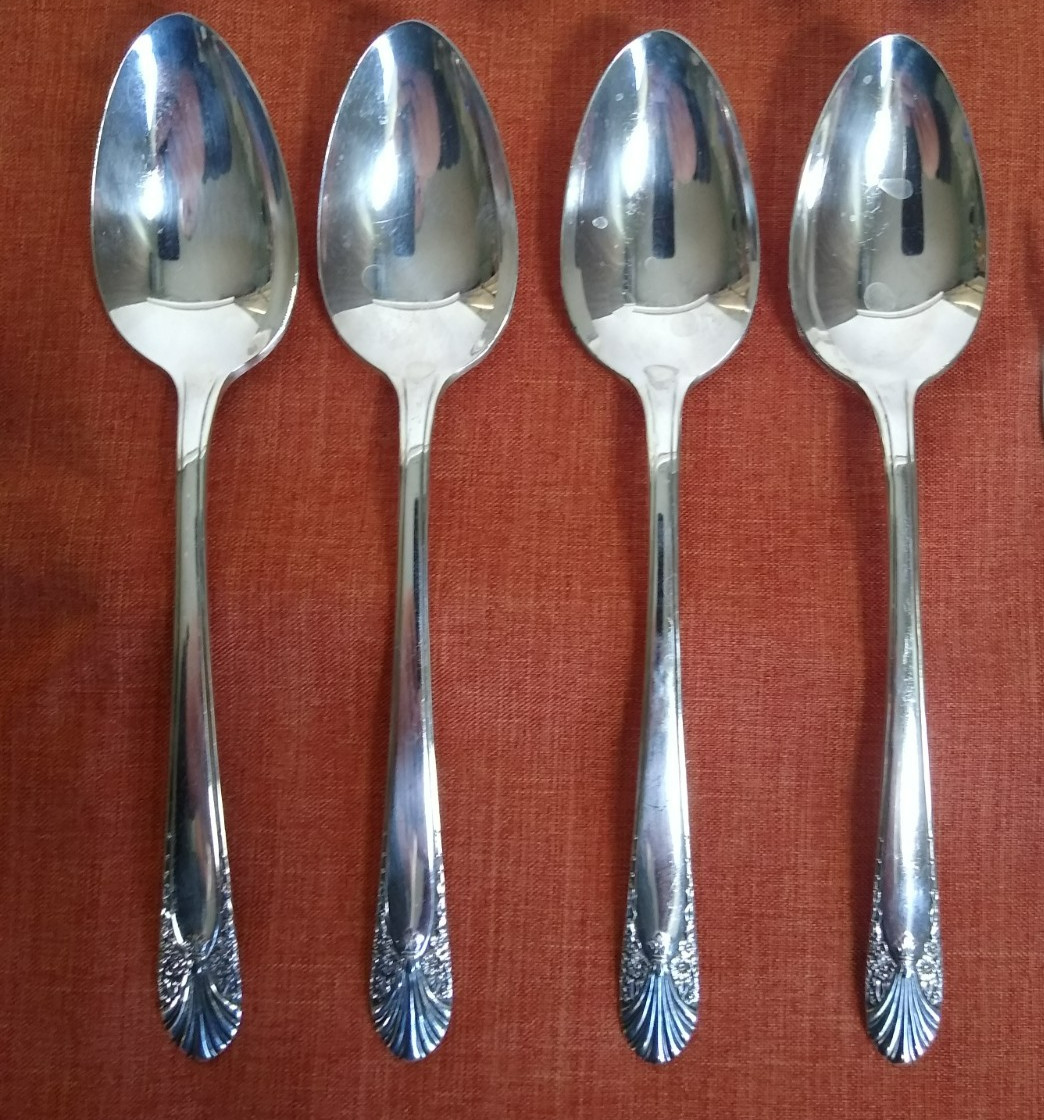 Crown Silverplate Flatware Radiance pattern, 36 pieces, vintage
