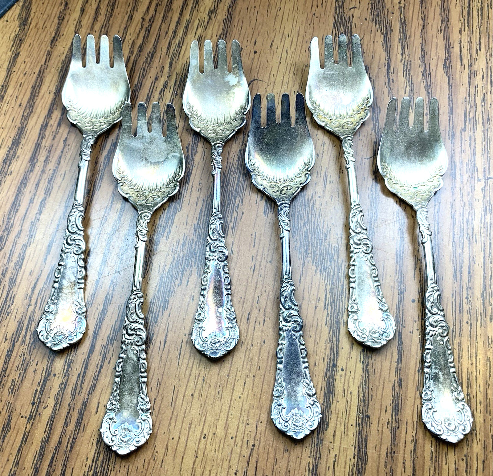 8 Vintage Rogers Bros. YALE Ice Cream Forks Silverplate Ornate Victorian 5-1/2″L