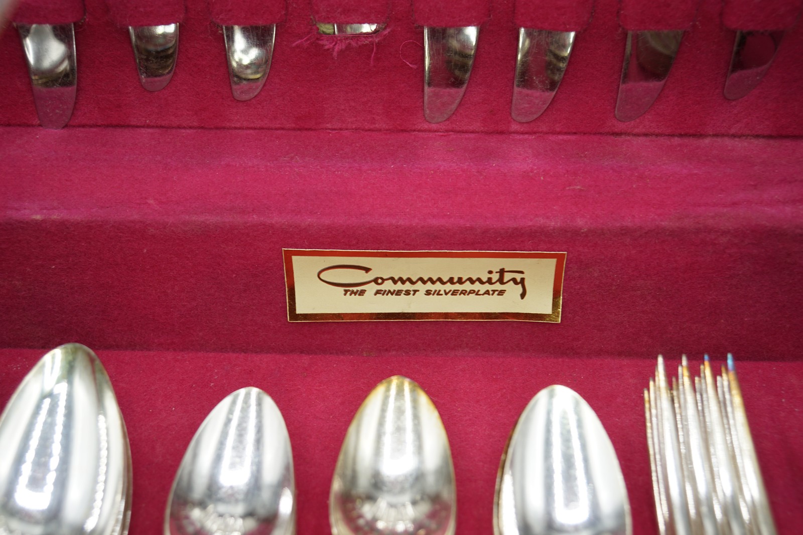 Community Silverplate Flatware Set Service for 8 with Wood Chest Floral Art Deco