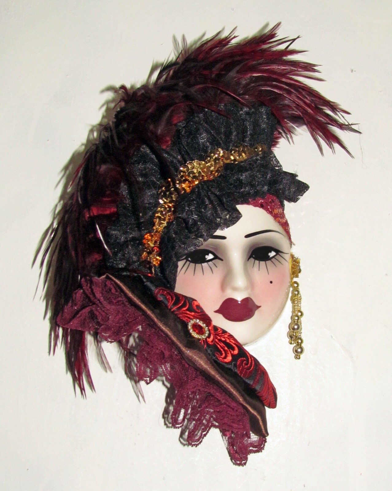 Unique Creations Lady Face Mask Wall Hanging Decor – NEW IN BOX