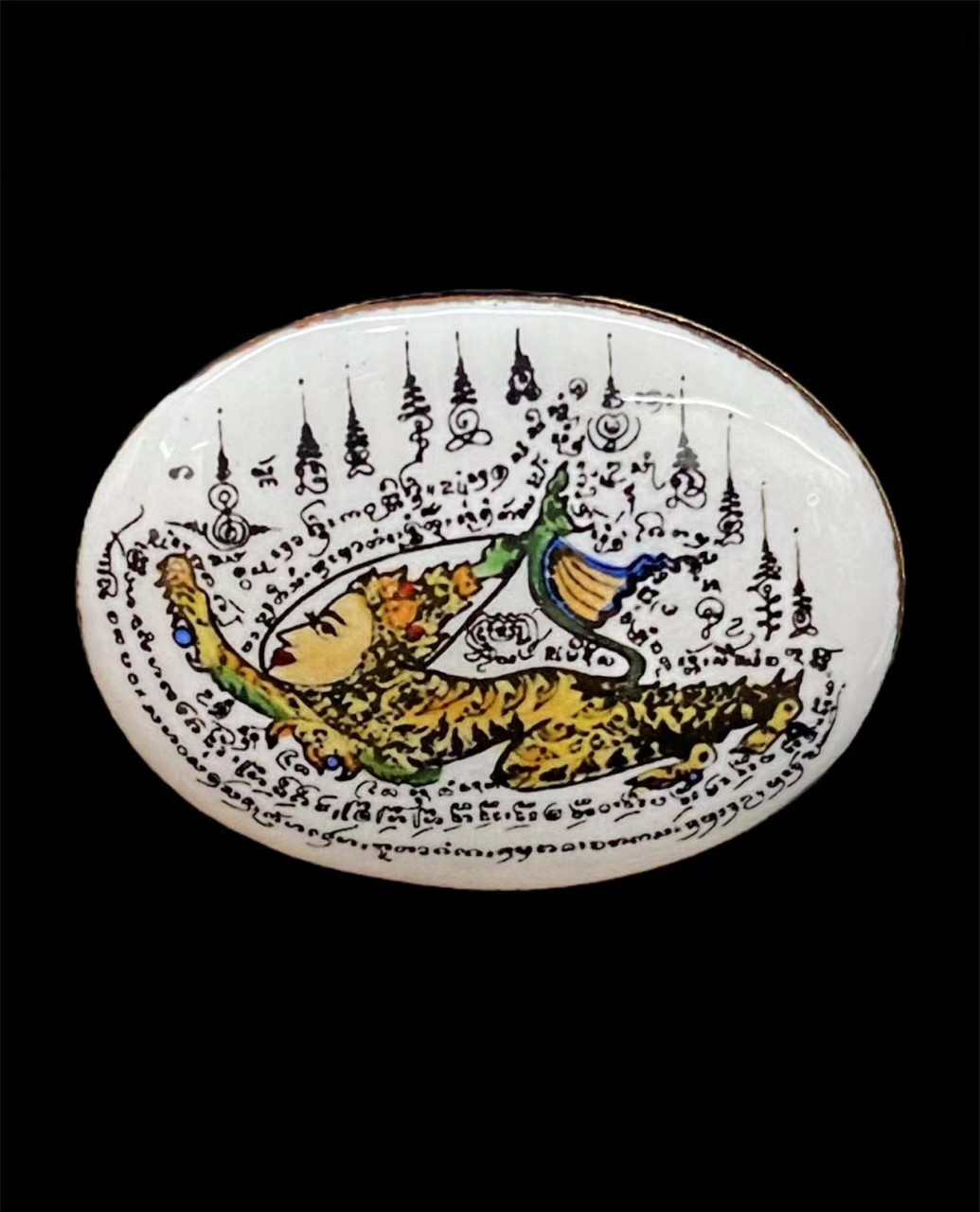Lanna Sorcery Sua Yen Tiger Locket 2561 BE Phra Ajarn Phonsitt Power Amulet