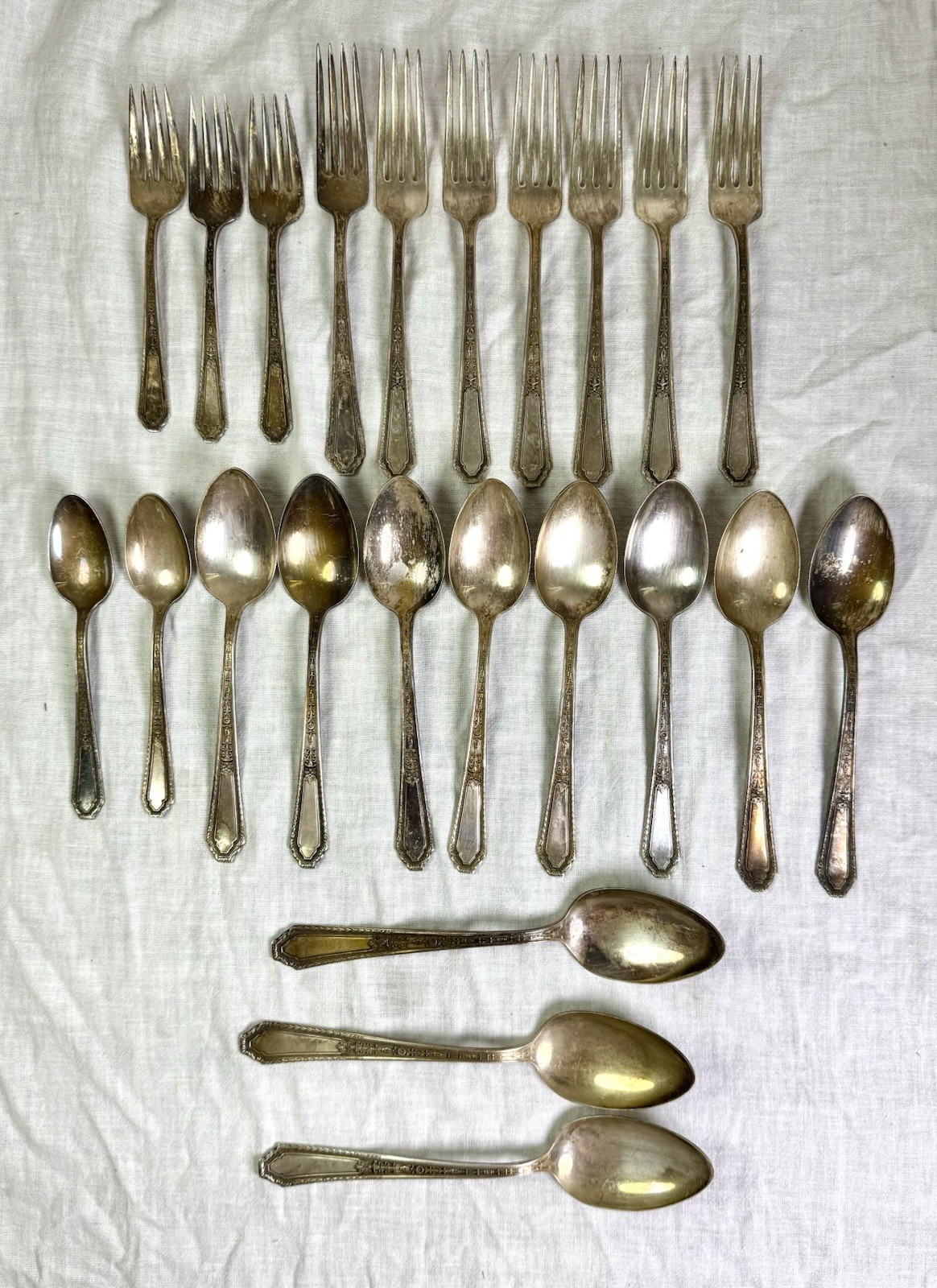 23 Piece Lot 1926 WM Rogers Mfg Silverplate Chalfonte Spoons and Forks