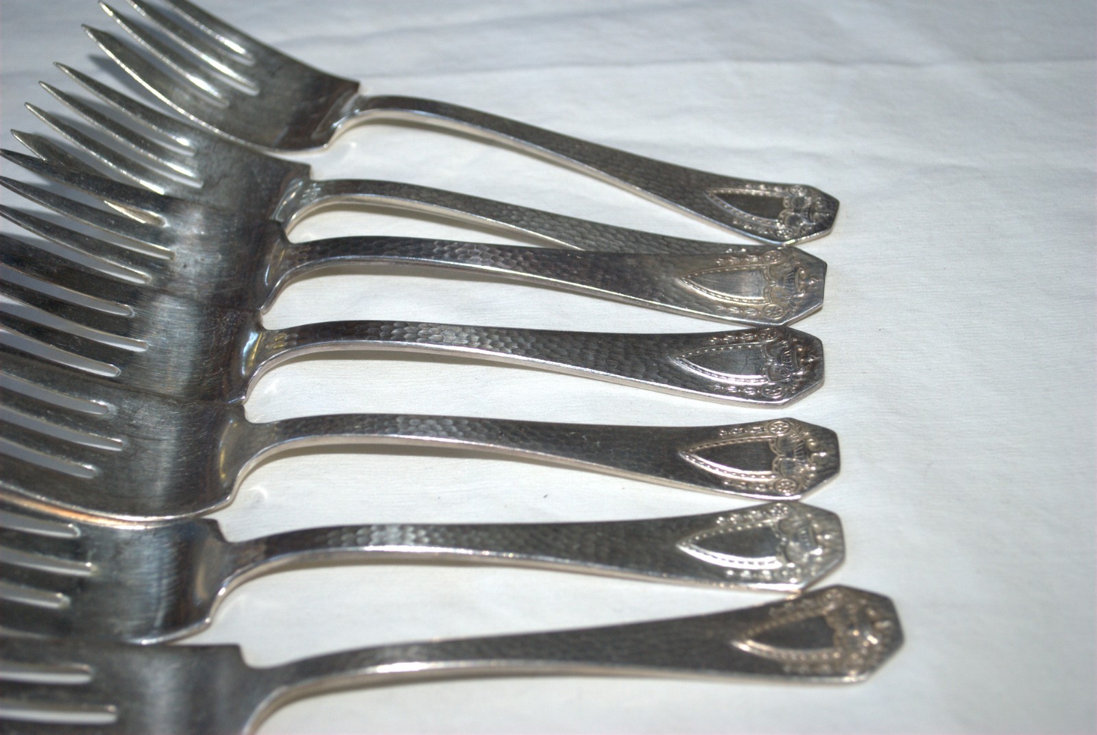 1847 Rogers Bros “Heraldic” (7) Salad Forks Silverplate 1916
