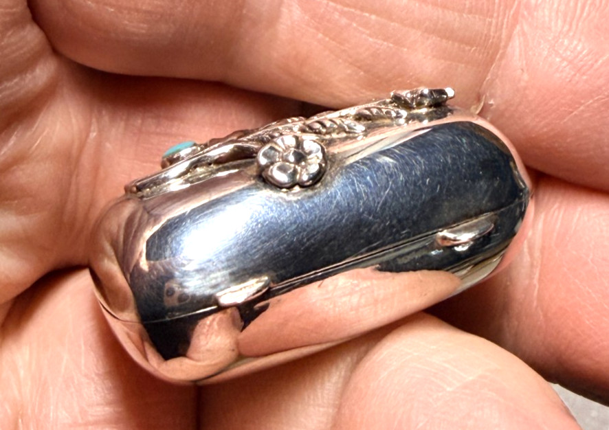 Sterling Silver Pill Box – Turquoise Flower – A D Norman – London – 1996