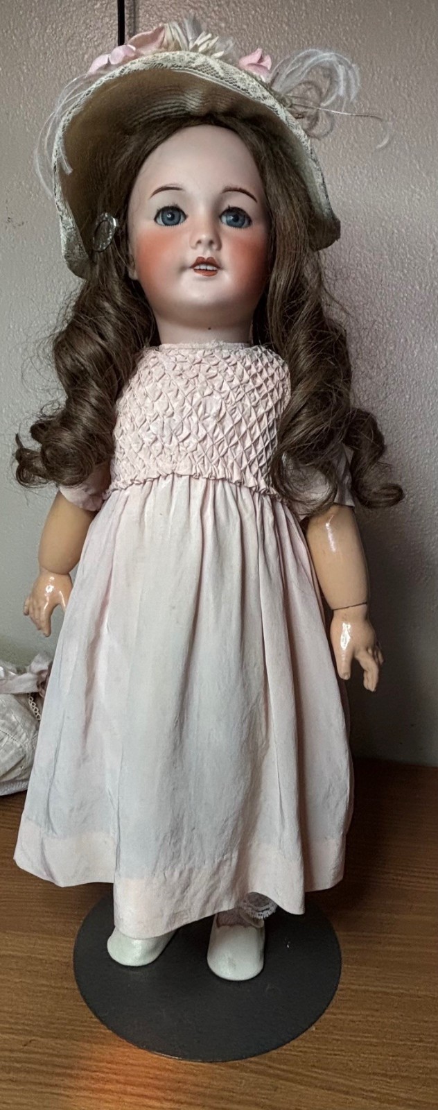 antique french bisque porcelain doll: Unis France 20 inch, circa 1910-1930