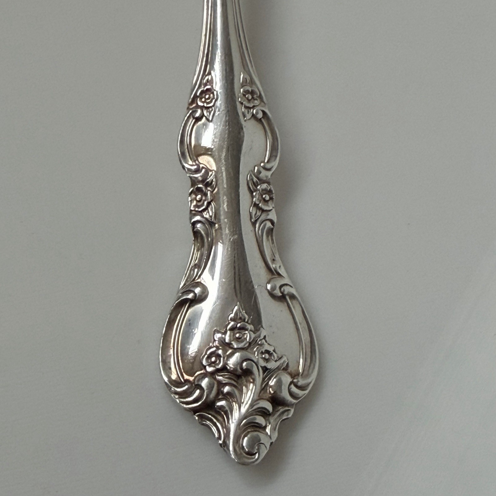 International DeepSilver Orleans Silverplate 1964 Solid Shell Casserole Spoon 9”