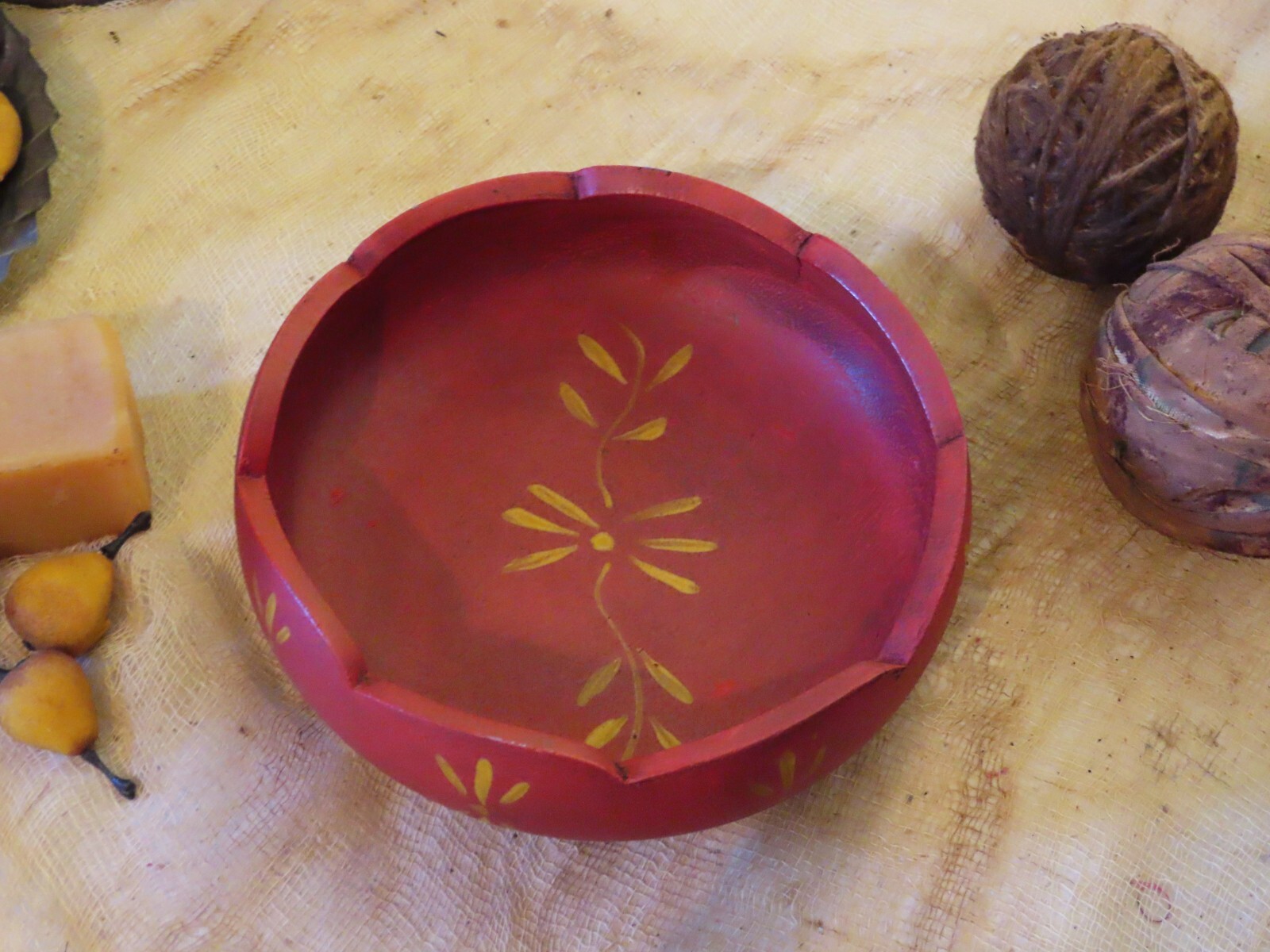 Hand Painted By Artist Folk Art Primitive Rd Red Ware Colonial~Wood Bowl