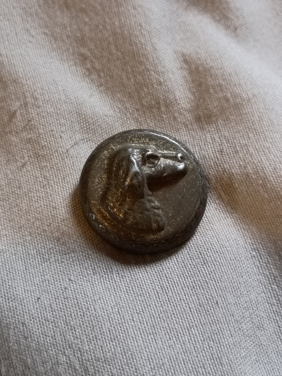 Antique Dog Metal Button With Wobble Shank.