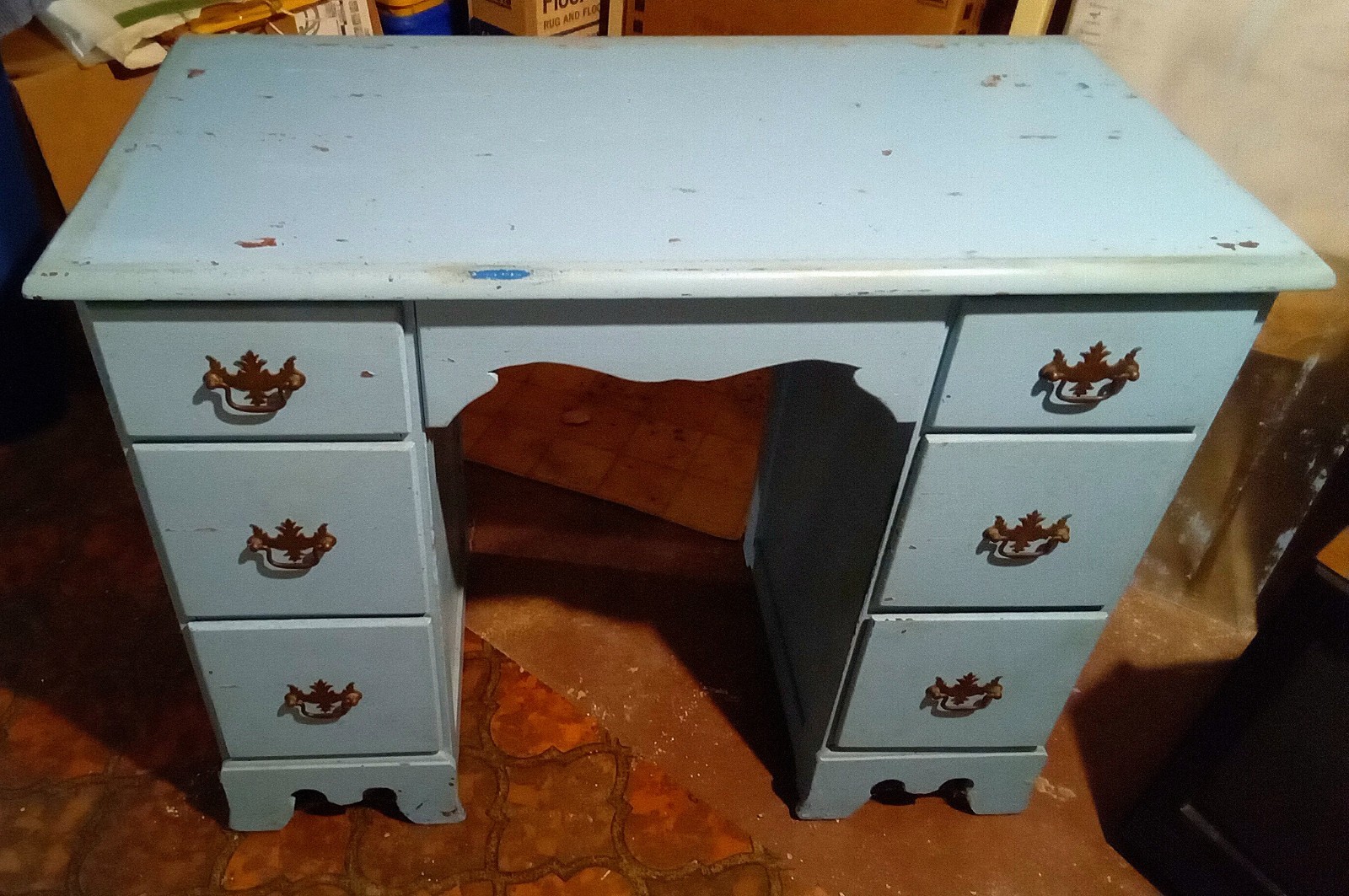 Antique Desk With (6) Drawers ▪︎ 38″L x 19″D x 30″H ▪︎ 16″W Middle Opening