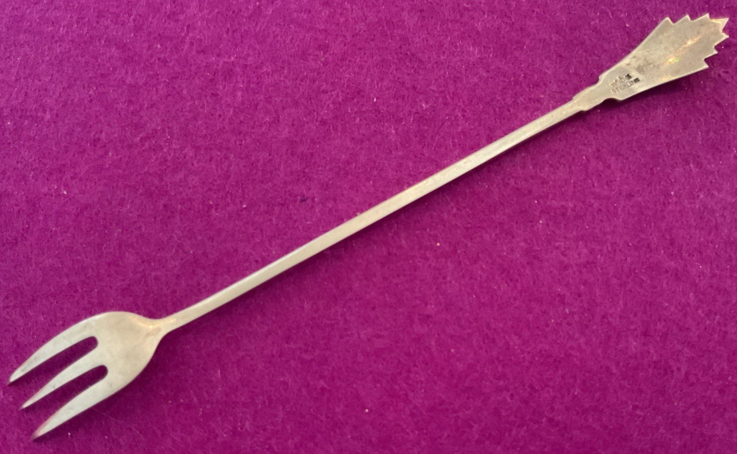 York Pattern by Gorham 5″ Sterling Silver Cocktail Seafood Fork Feather Design