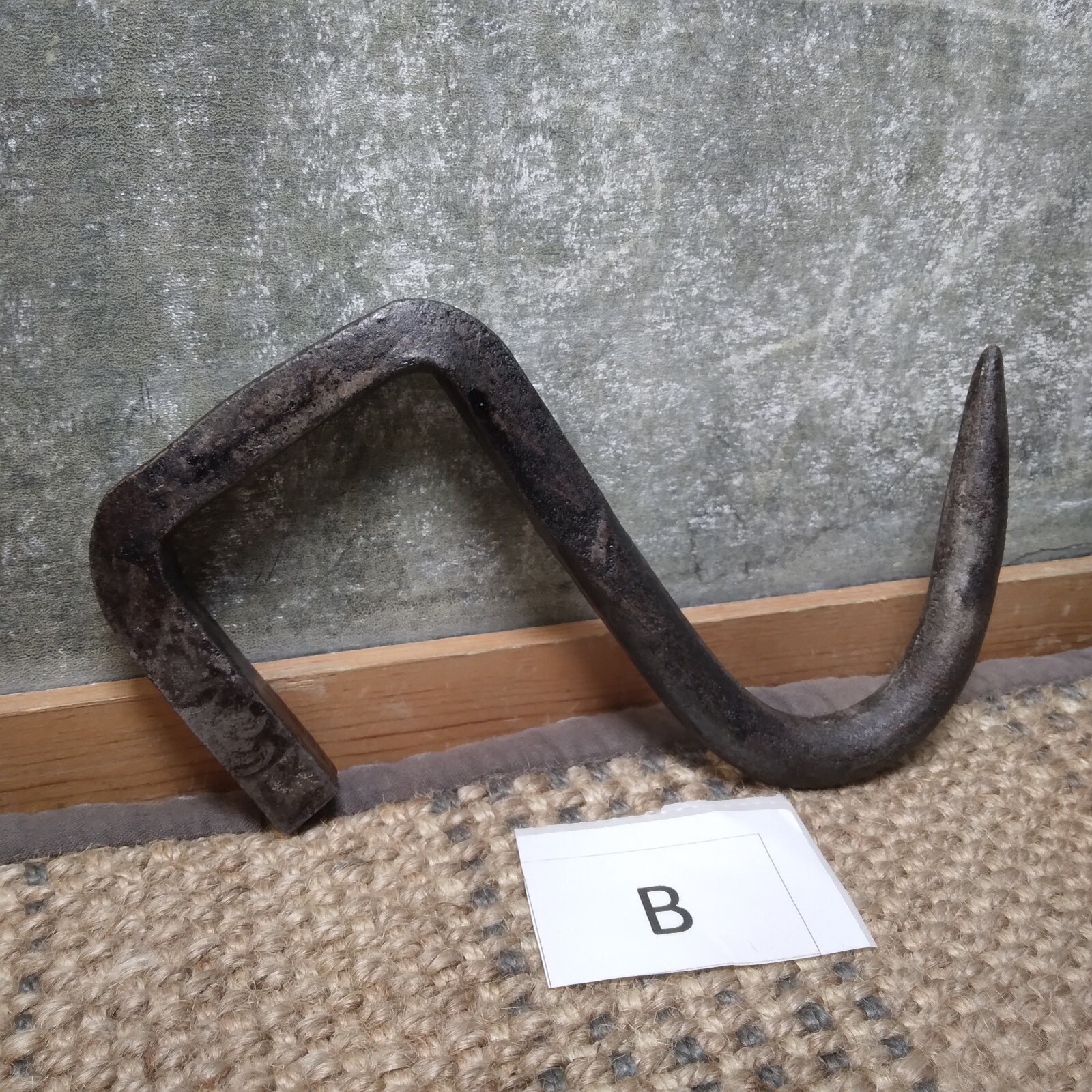 Primitive Rusty Antique Butcher’s Meat Hook Steampunk Man Cave Coat DIY Hook [B]