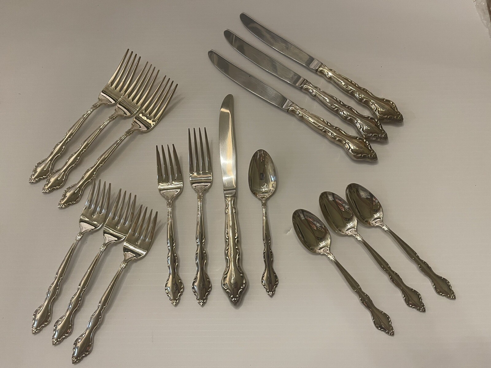 16 Pcs Vtg International Deep Silver WAKEFIELD Silverplate Flatware Silverware