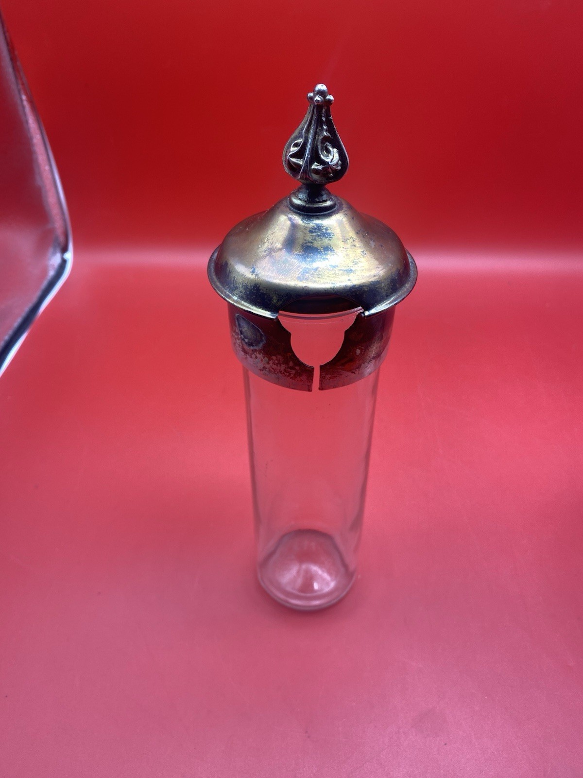 11″ Vtg Corning Heat Proof Glass Carafe with Ornate Silverplate Top Excellent