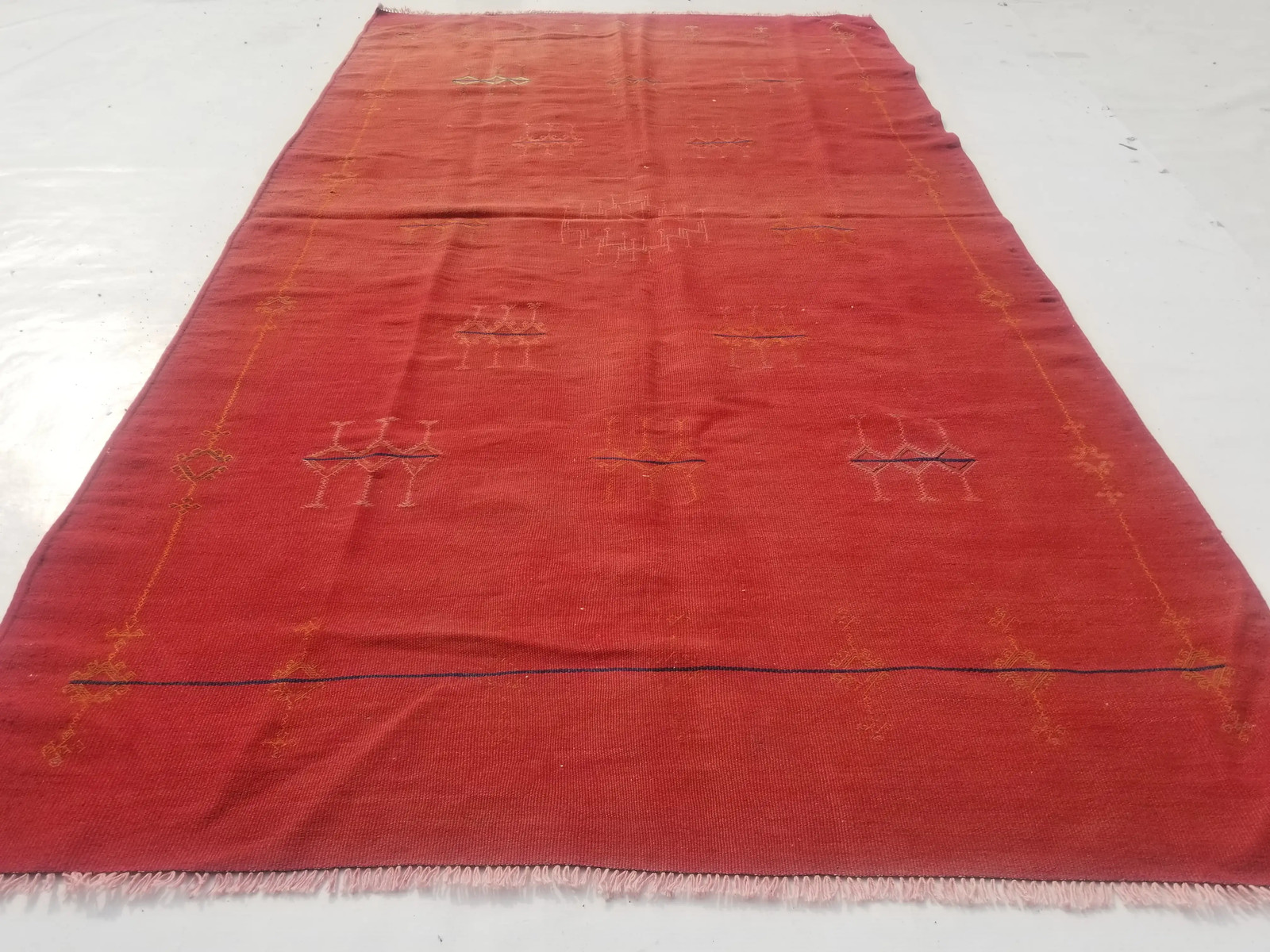 Distressed Vintage Traditional Handmade Moroccan Wool Red Kilim 8×4.3ft