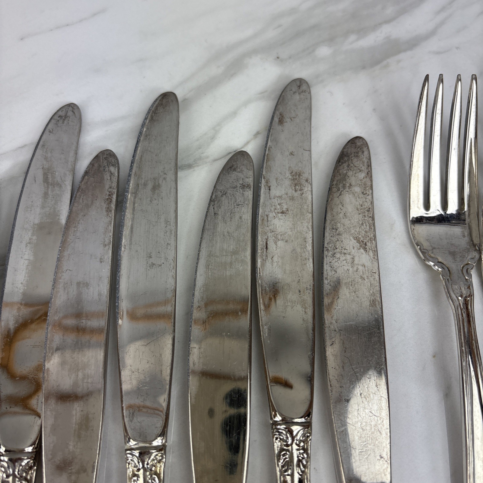 Godinger Silver -Plated Flatware Grand Master 27 pieces Fleur-De-Lis