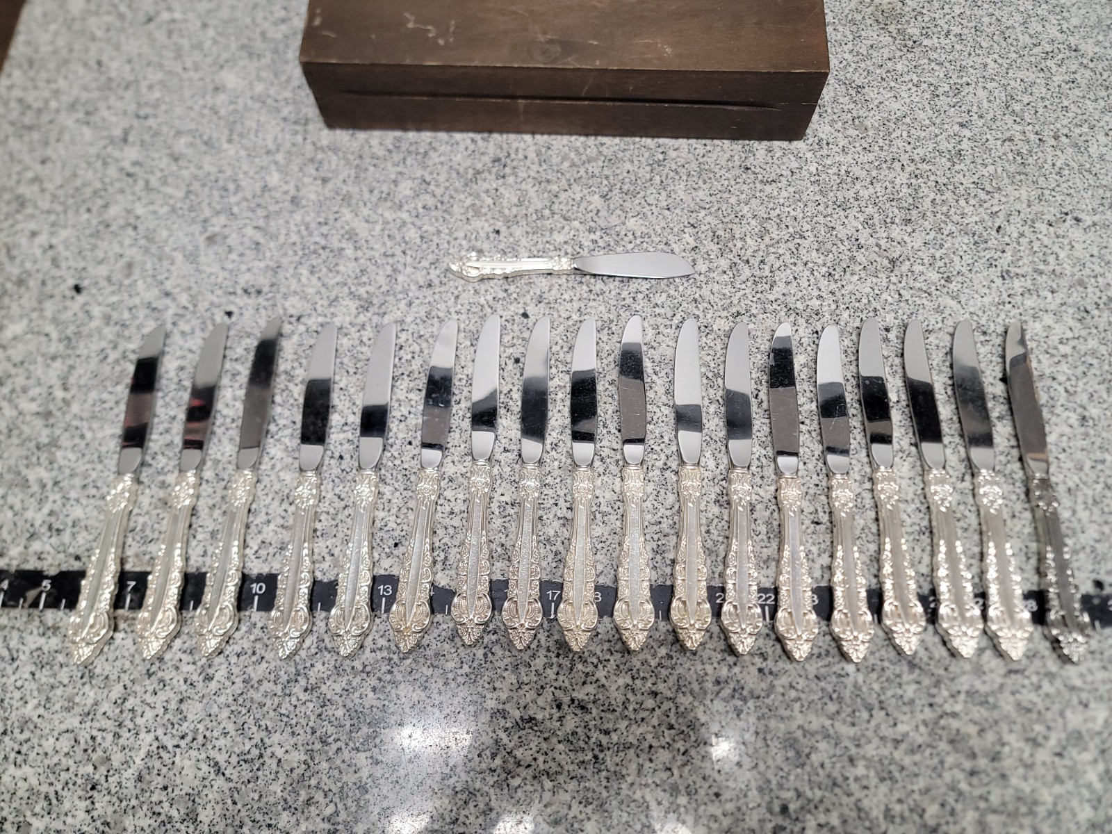 Reed & Barton Mirrorstele Silver Plated Flatware 84pc Dinnerware Set