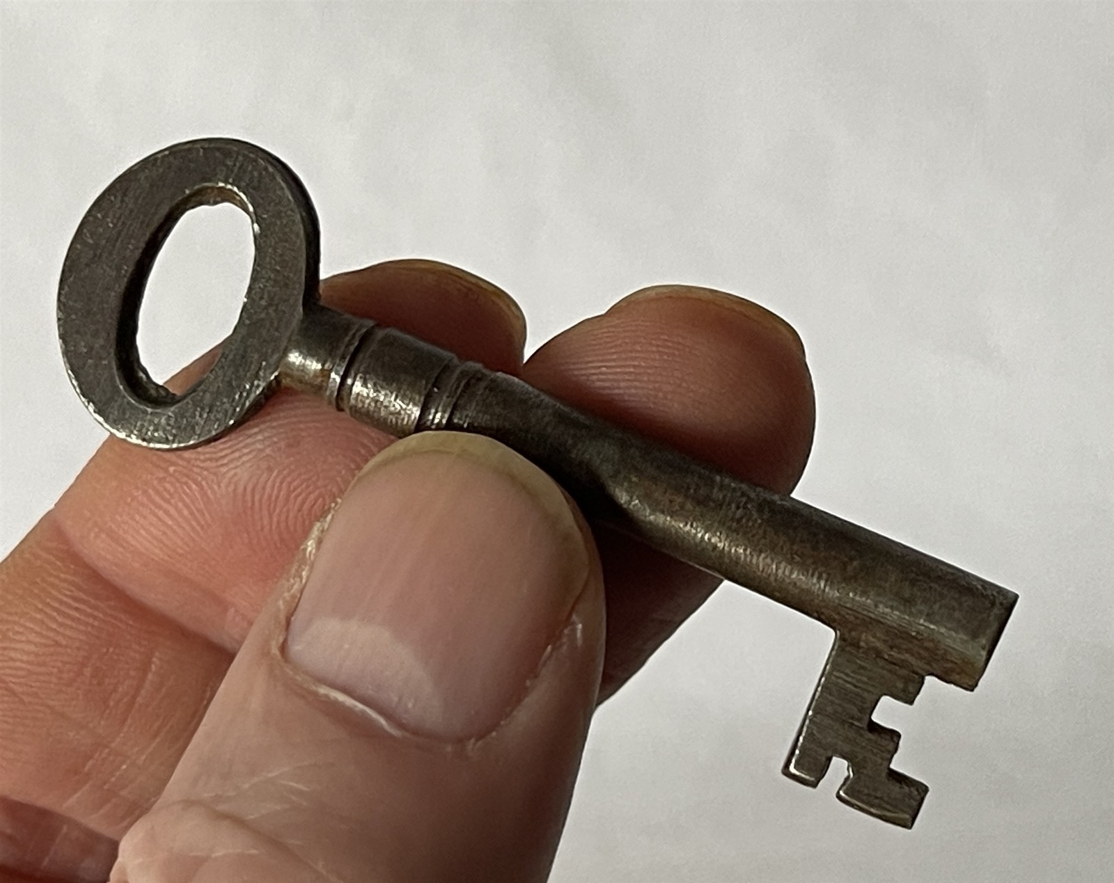 Vintage Antique Metal Skeleton / Ornament / Escape Room Key ~ 6cm #pF184