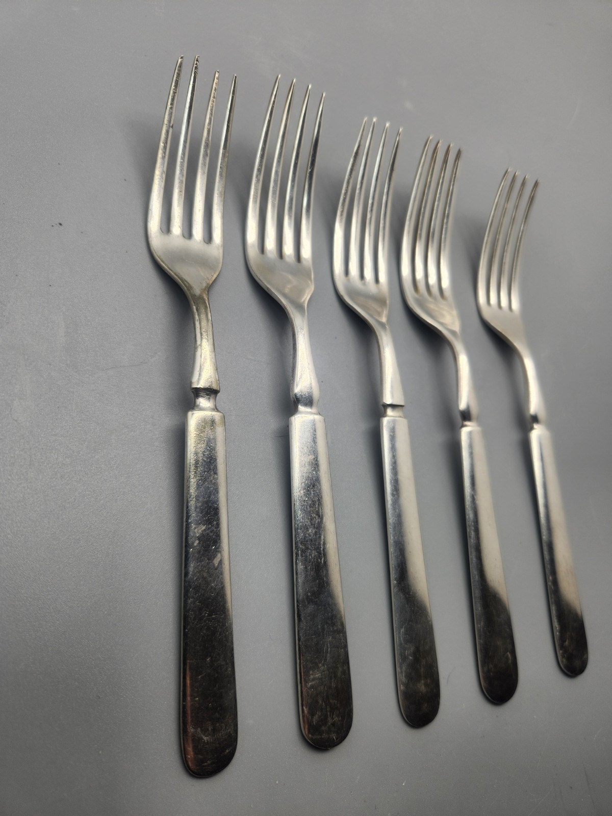 Vtg Set of 5 Wm Rogers Son 1847 Rogers Meriden Silverplated 7.5″ Dinner forks