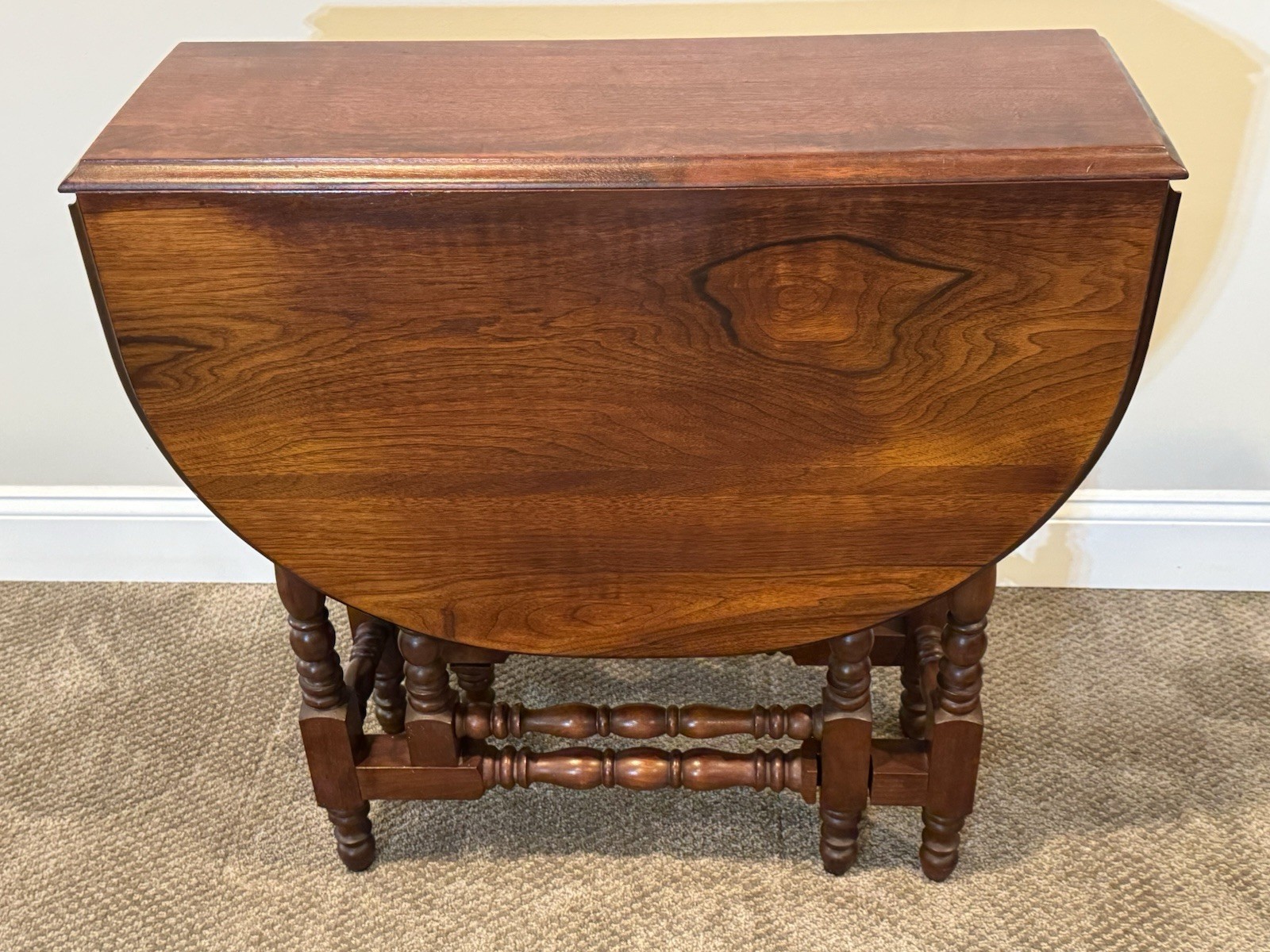 Antique Walnut Gate Leg Drop Leaf Table Circa Early 1900s, Great Condition!