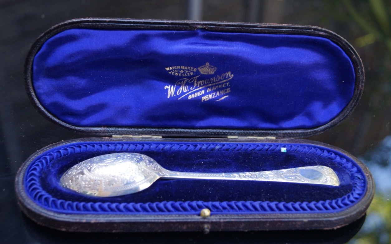 Antique Sterling Silver Christening Spoon Cased London 1905 Josiah Williams 22g