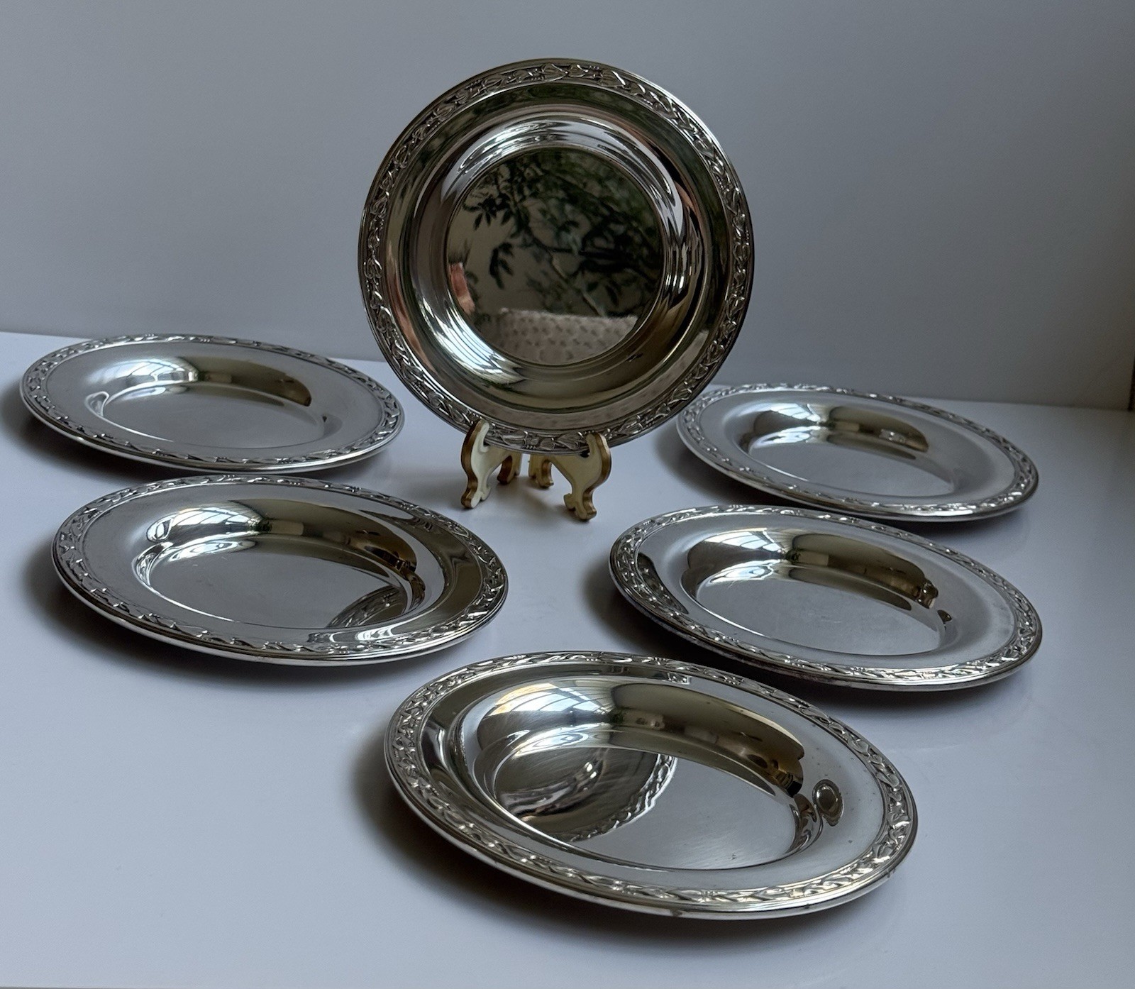 Vintage WM Rogers Oneida Silverplate Bread Plates Set of 6 Scroll Pattern 4.5”
