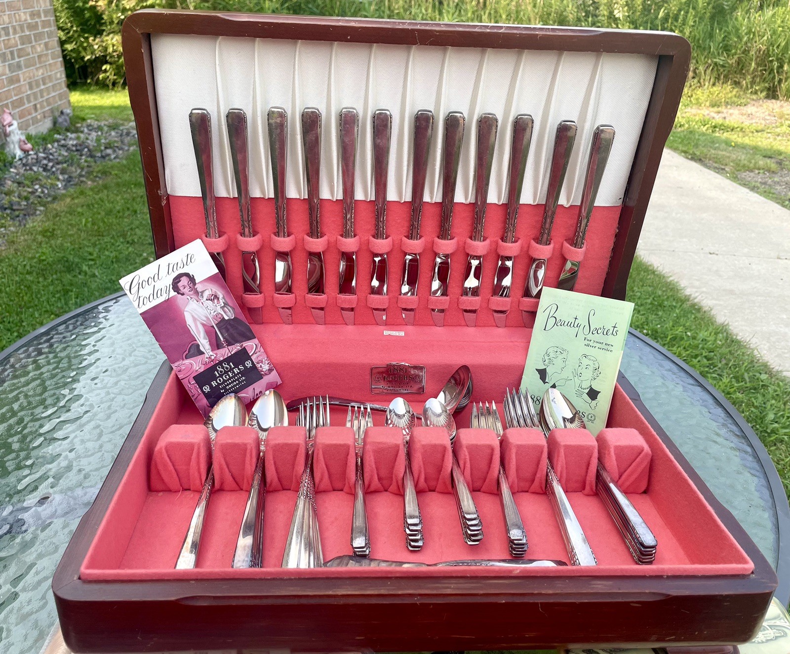 Oneida Brookwood-Banbury Silverplate by 1881 Rogers – 65 Pieces- Serving For 12