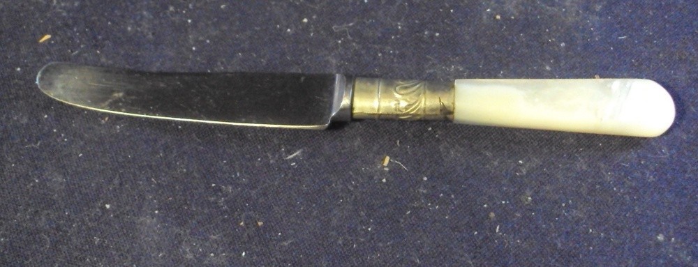Sheffield cheese knife 5″ mother of pearl handle Kirk and Matz