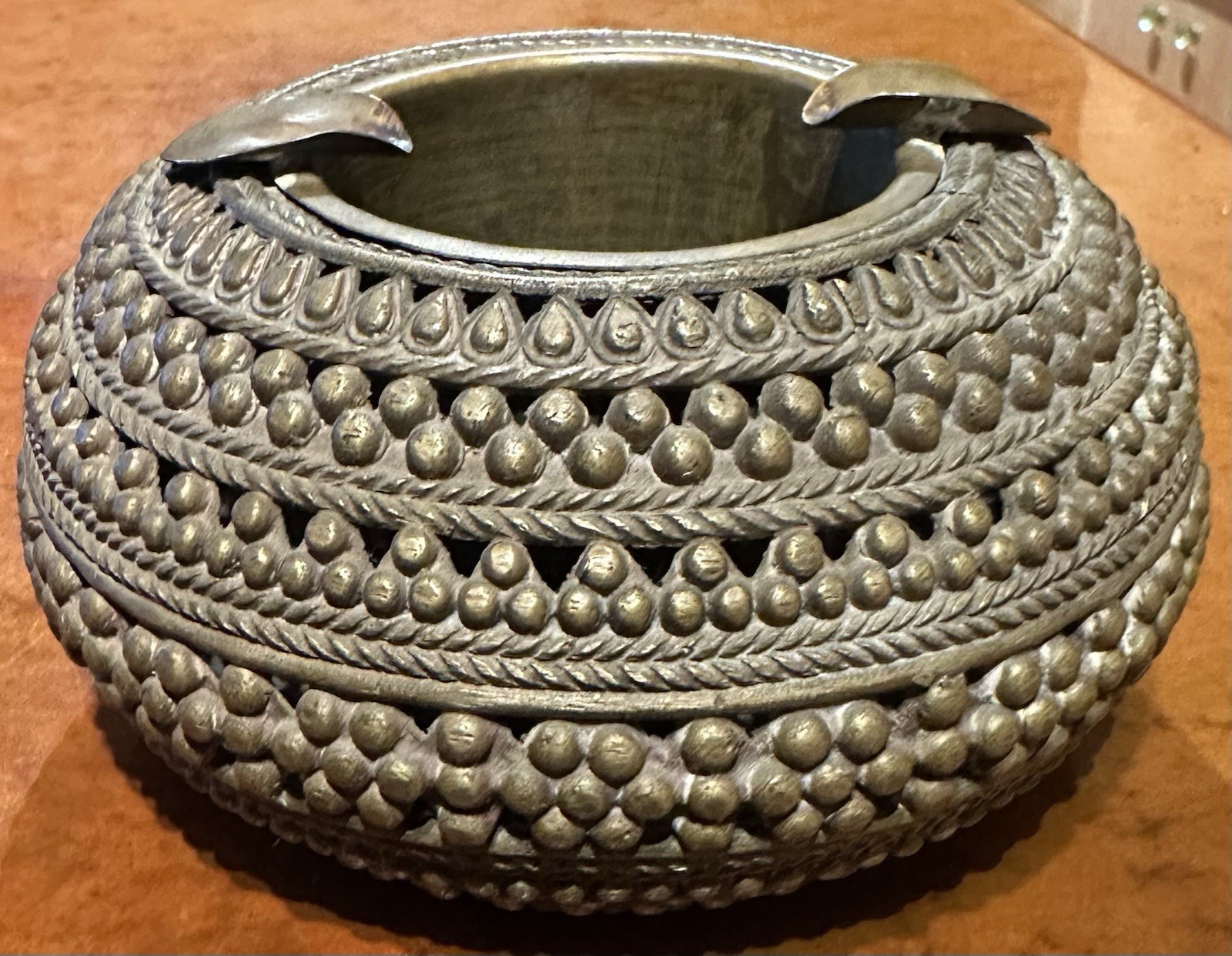 Vintage Indian Dhokra Cast Brass Tribal Anklet Ashtray Catchall Vide-Poche Heavy