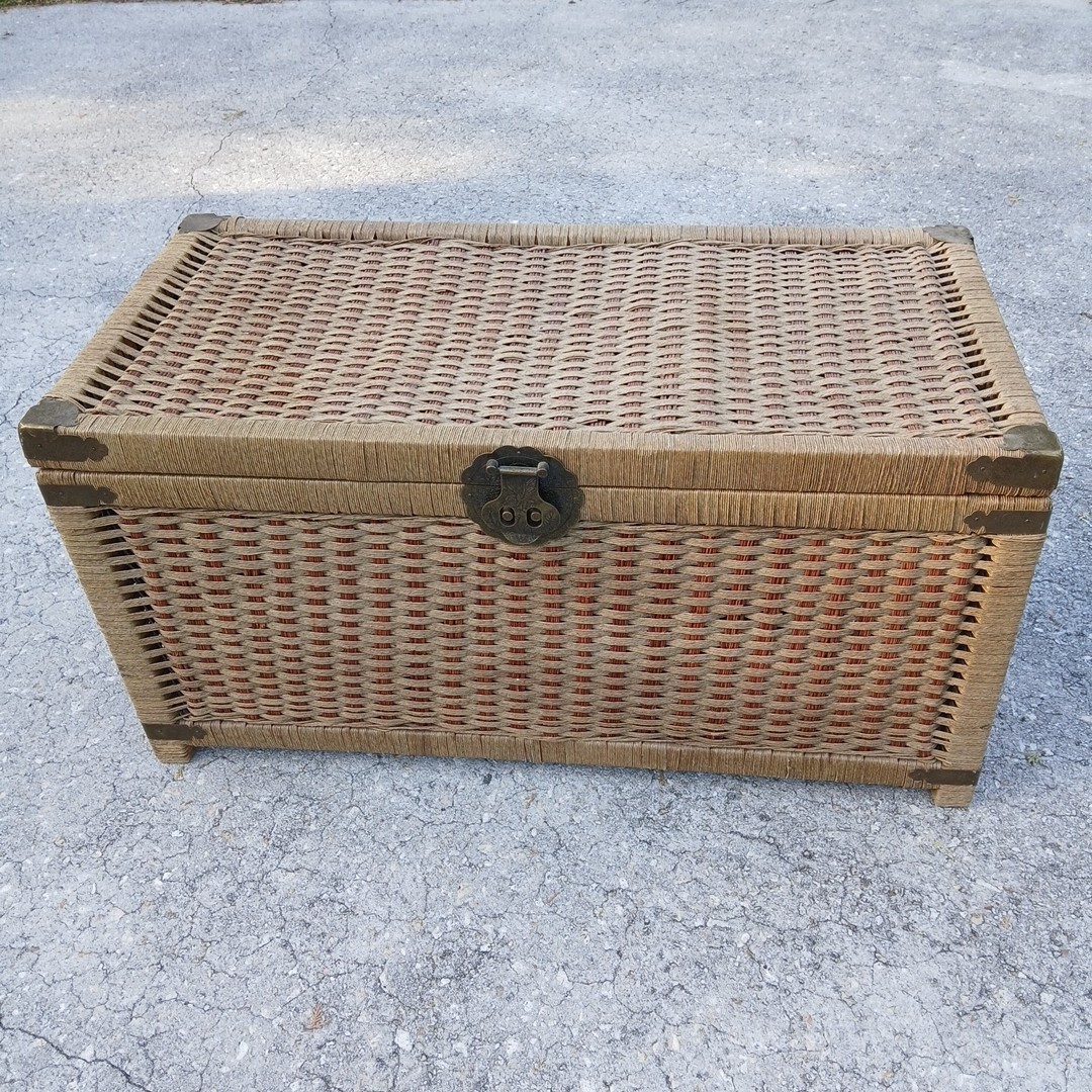 Vtg Rattan Wicker Blanket Chest Trunk Mid Century Storage Box Brass Accents 32″