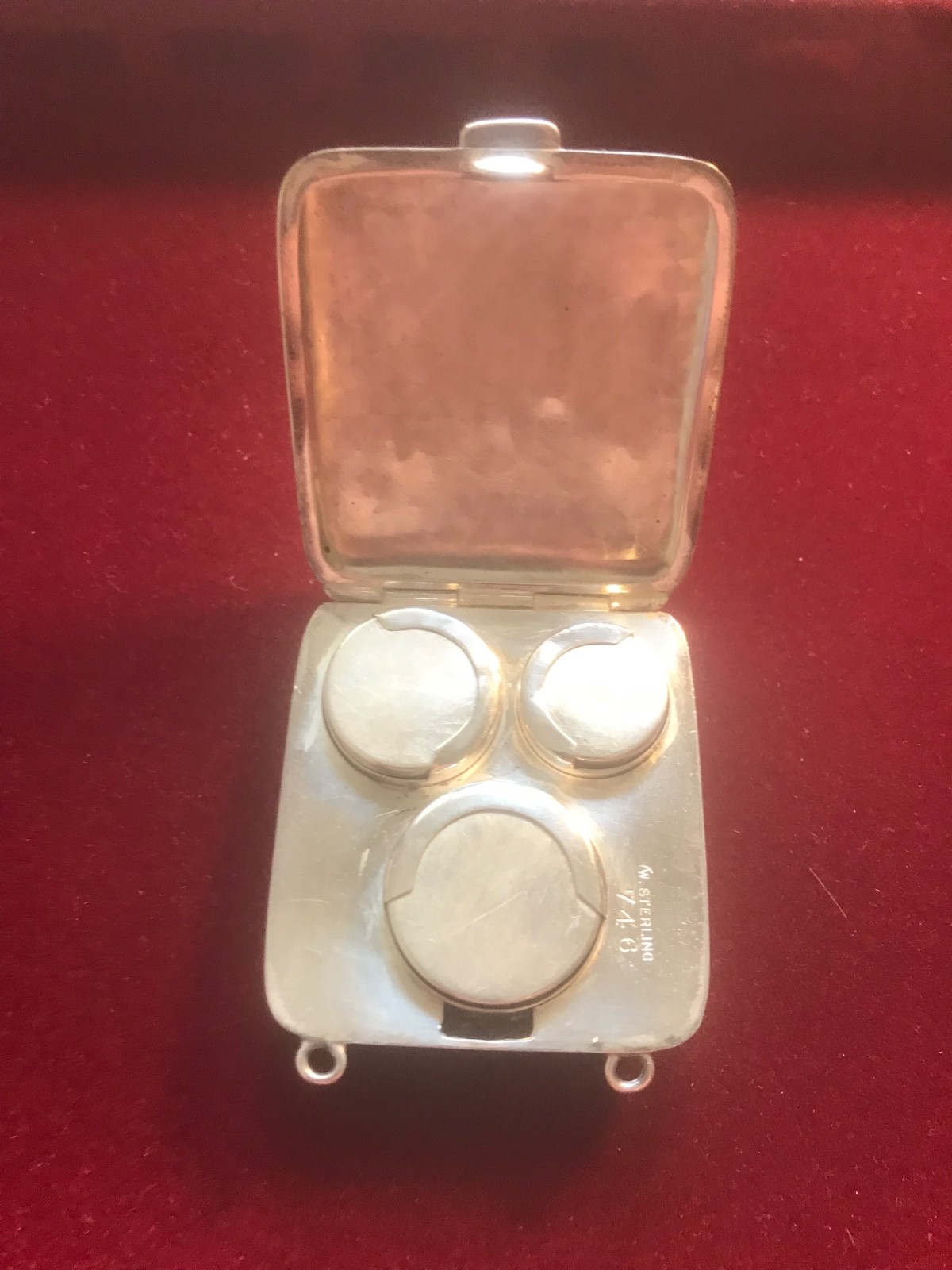 ANTIQUE STERLING THREE SIZE SOVERIGN HOLDER SQAURE