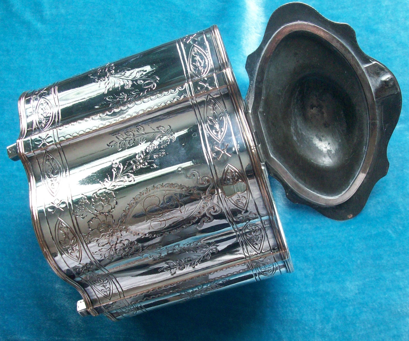 Fine Circa 1795 Antique Neoclassical Fused Plate Tea Caddy, Consular Provenance