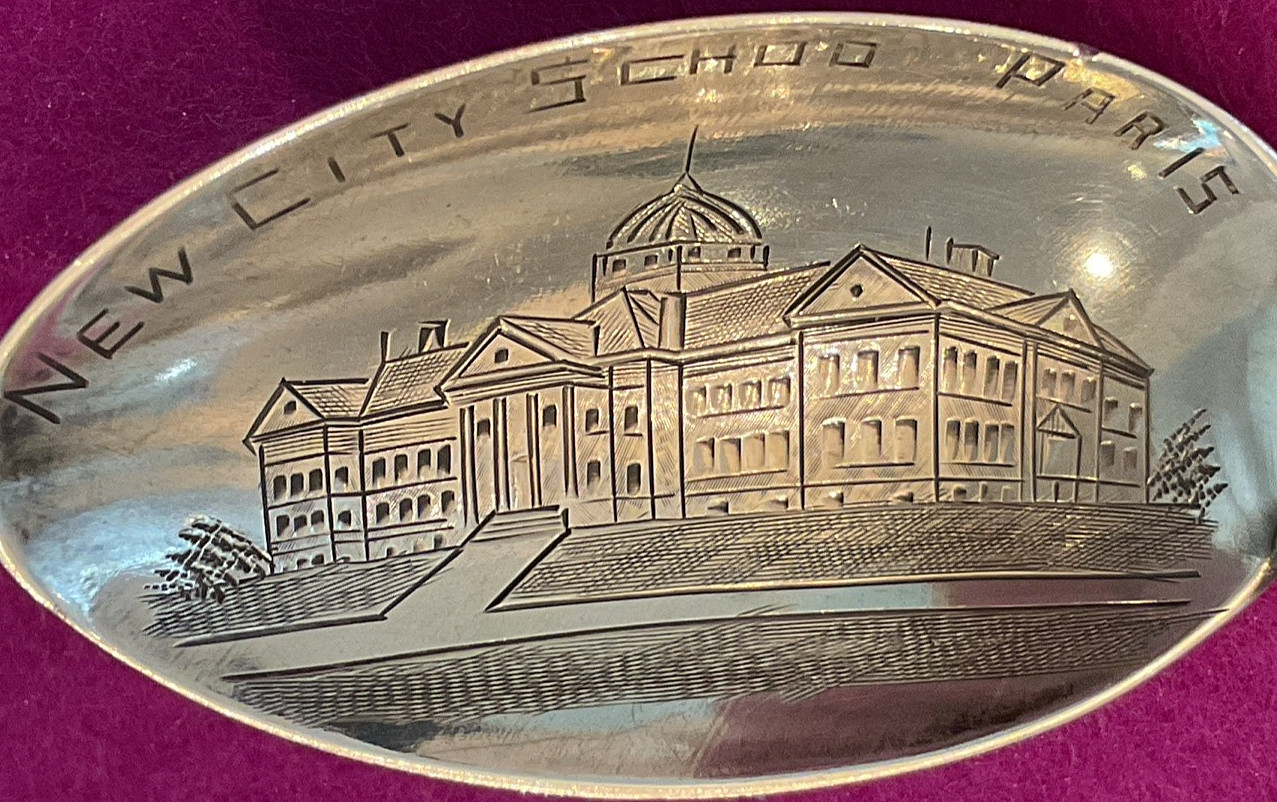 New City School Paris Kentucky 5″ Sterling Souvenir Spoon Daniel Boone 15.5g