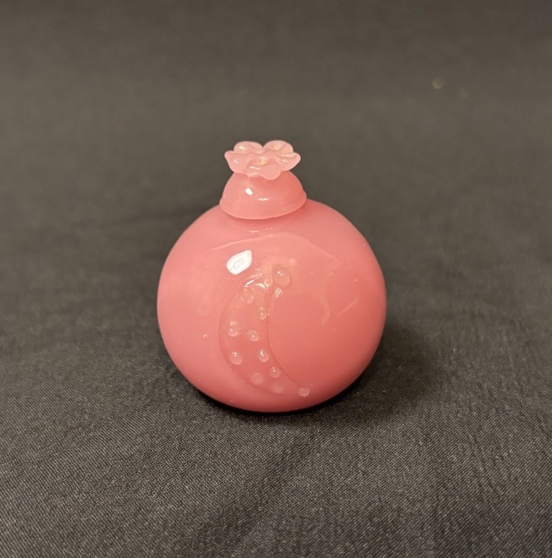 Chinese Vintage Pink Carved Peking Glass Moon Leafs Flower Snuff Bottle RARE