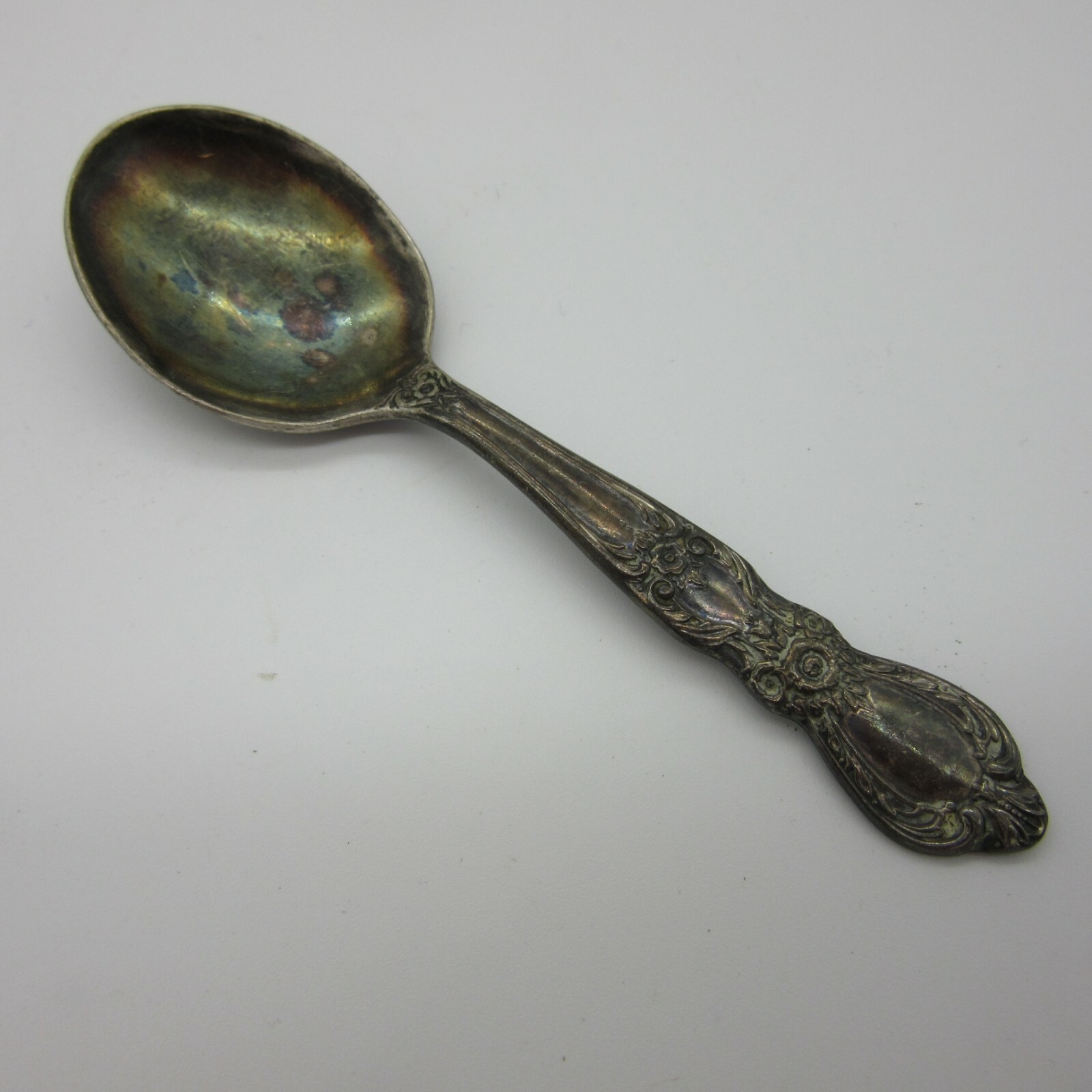Vintage Spoon 1847 Rogers Bros 4.25 in HERITAGE Pattern Silverplate c1953