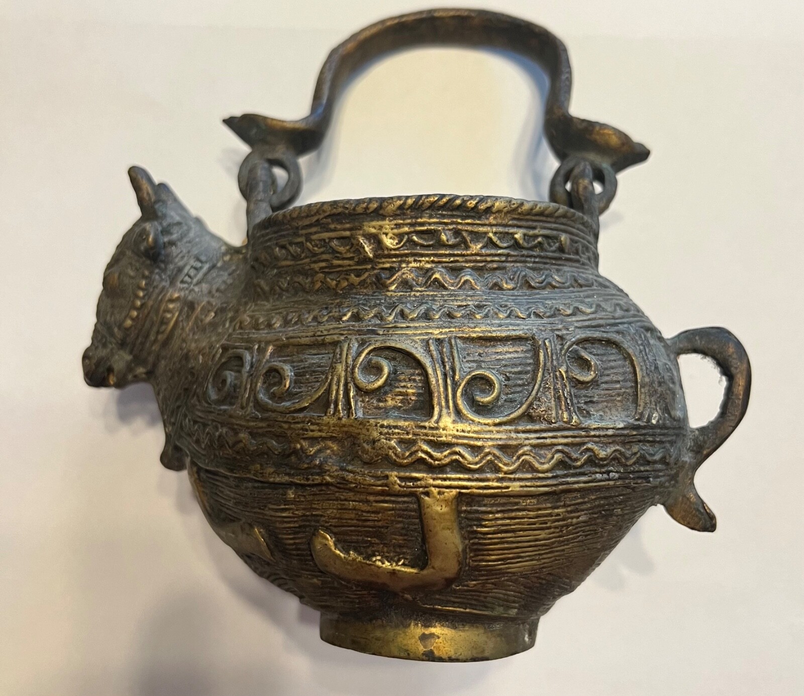 VTG Chinese Bronze Ware Decorated Beast Water/Wine Vessel