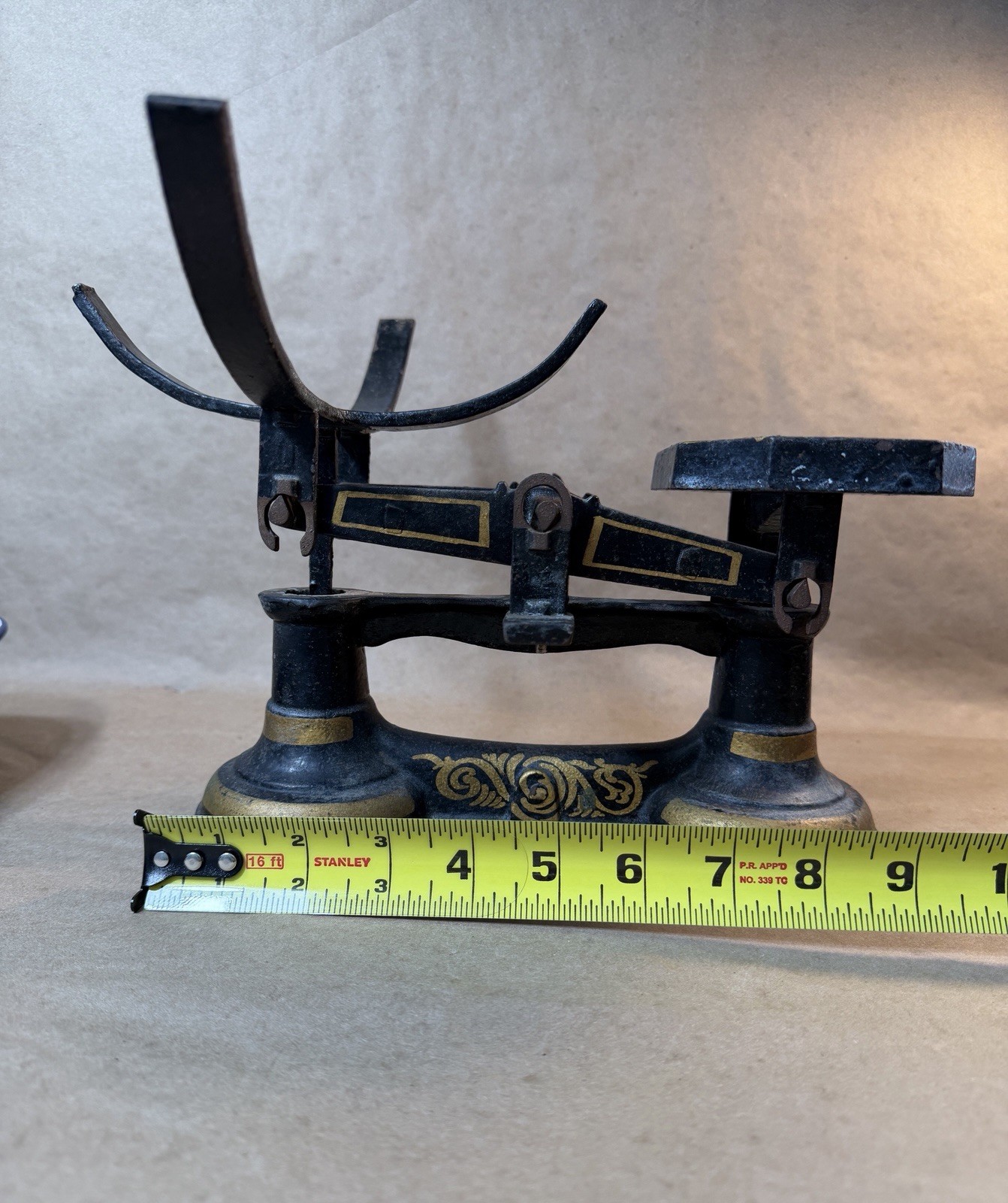 Vintage Cast Iron Balance Scale w/ 6 Weights Tray Antique Kitchen Decor