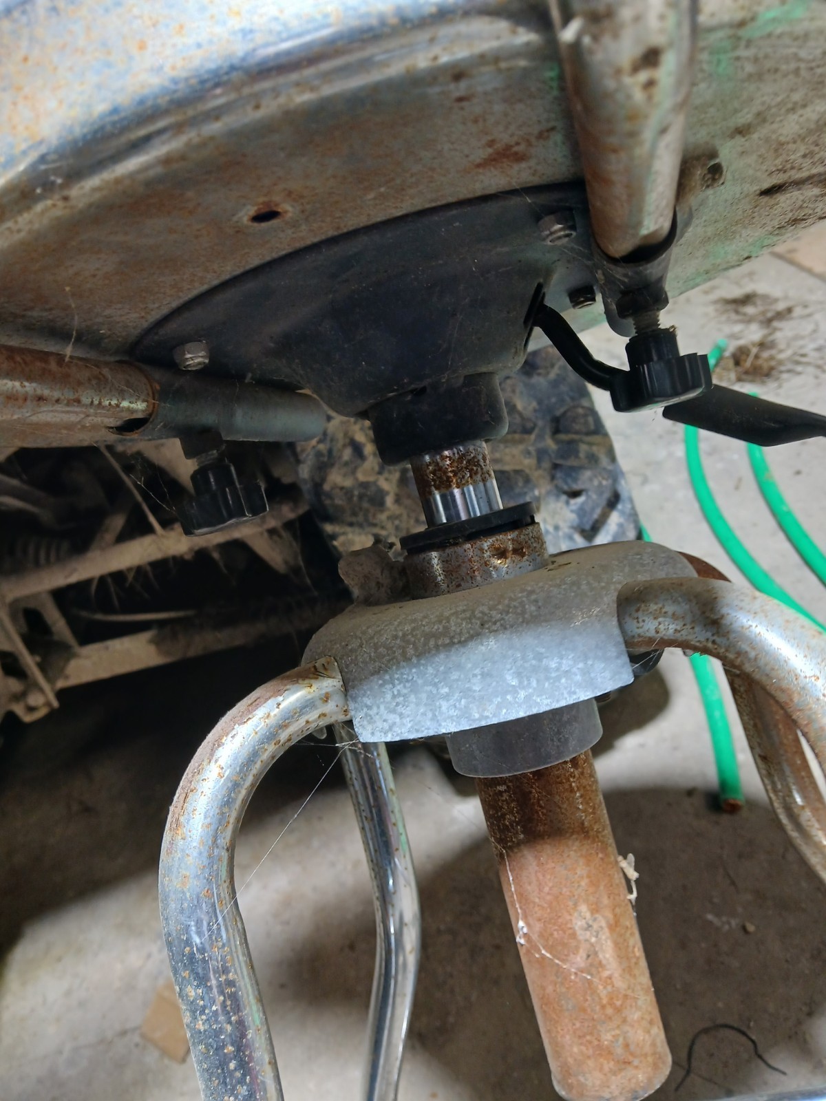 Craftsman Swivel Hydraulic Bar Work Stool