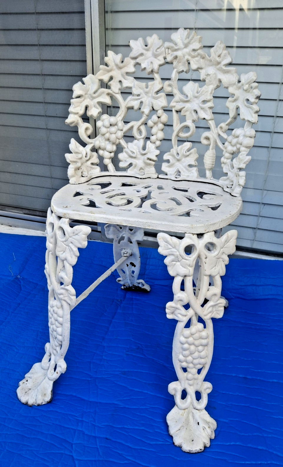 Victorian Grape Vine Pattern Cast Iron Single Seat Chair Garden Patio Vintage