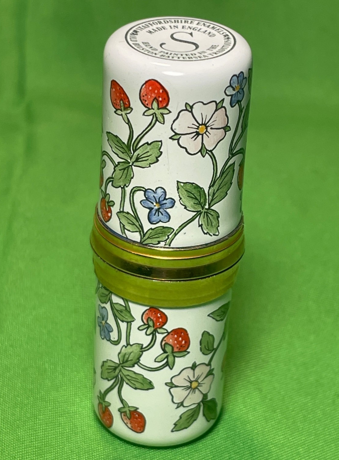 Antique Staffordshire Enamels Flower Pattern Sewing Needle Thimble Case Etui