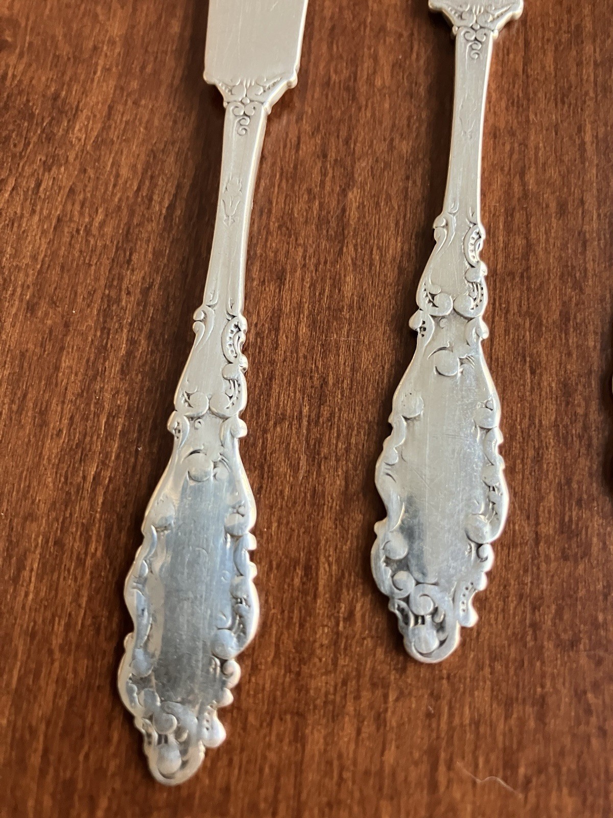 Set of 4 – Gorham Sterling Silver Butter Spreaders In Luxembourg Pattern