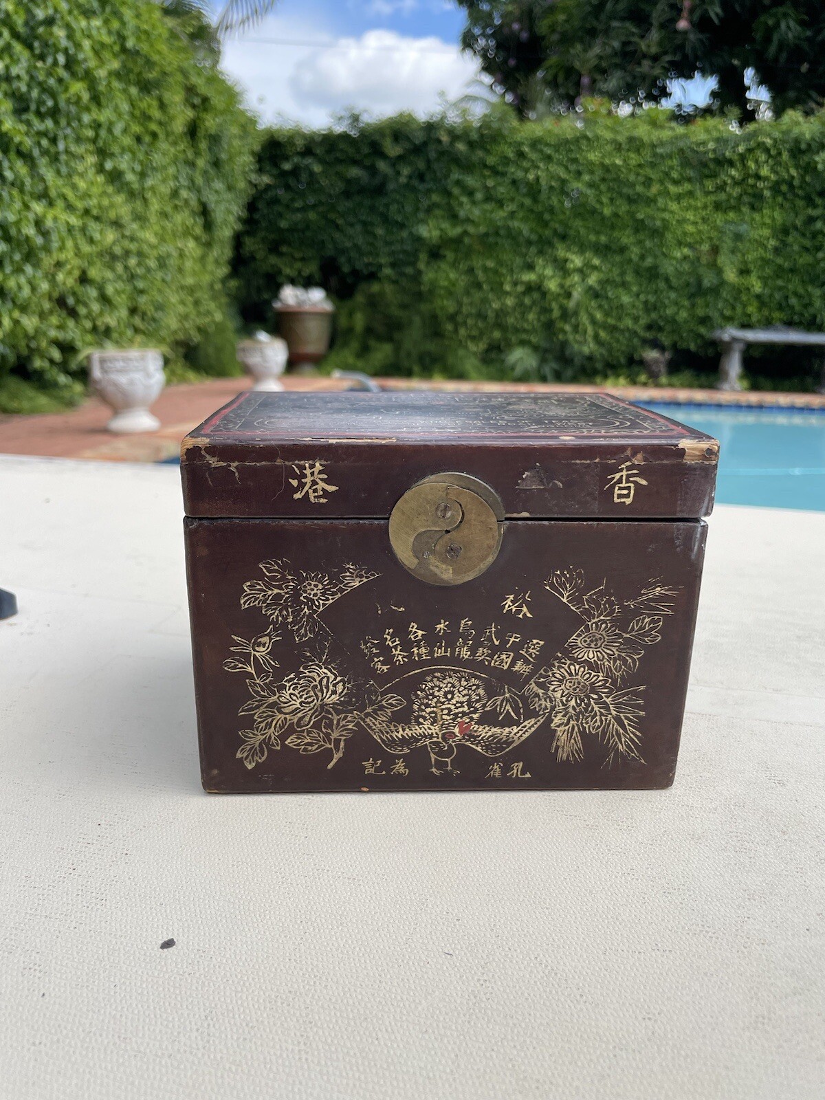 Early 20th Century Yue Mou Co Hong Kong China Hand Painted Lacquer Tea Box Caddy