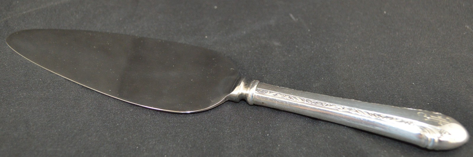 Rare Cake Server w Stainless Blade CHASED ROMANTIQUE (Sterling, 1933) By Alvin
