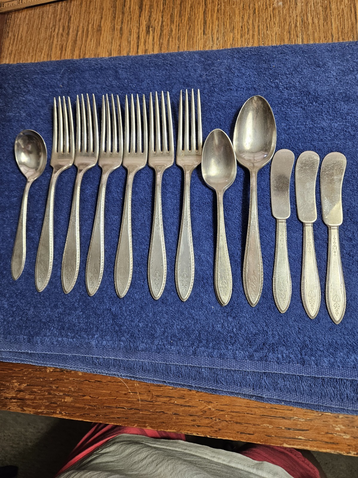 1847 ROGERS ARGOSY SILVERPLATE FLATWARE 26-PIECES