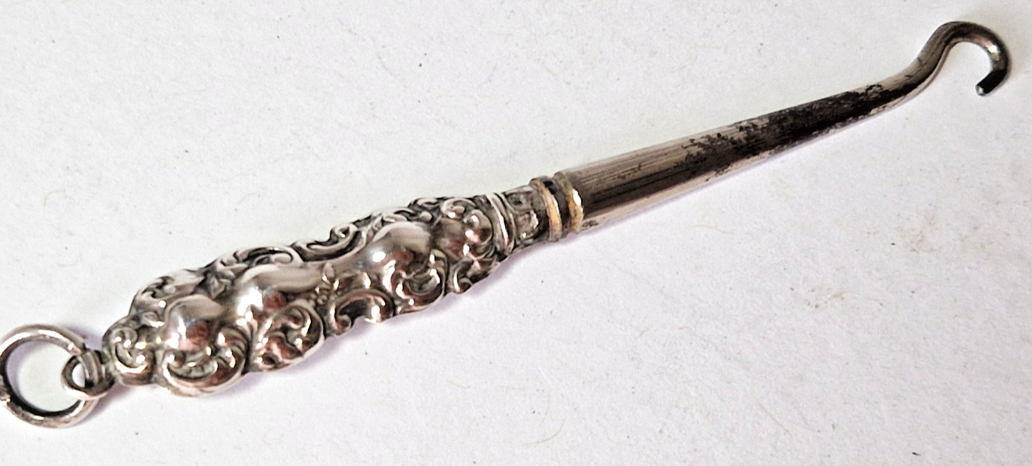 ANTIQUE SILVER SMALL 3″ GLOVE BUTTON HOOK PENDANT FOB – Levi & Salaman 1901