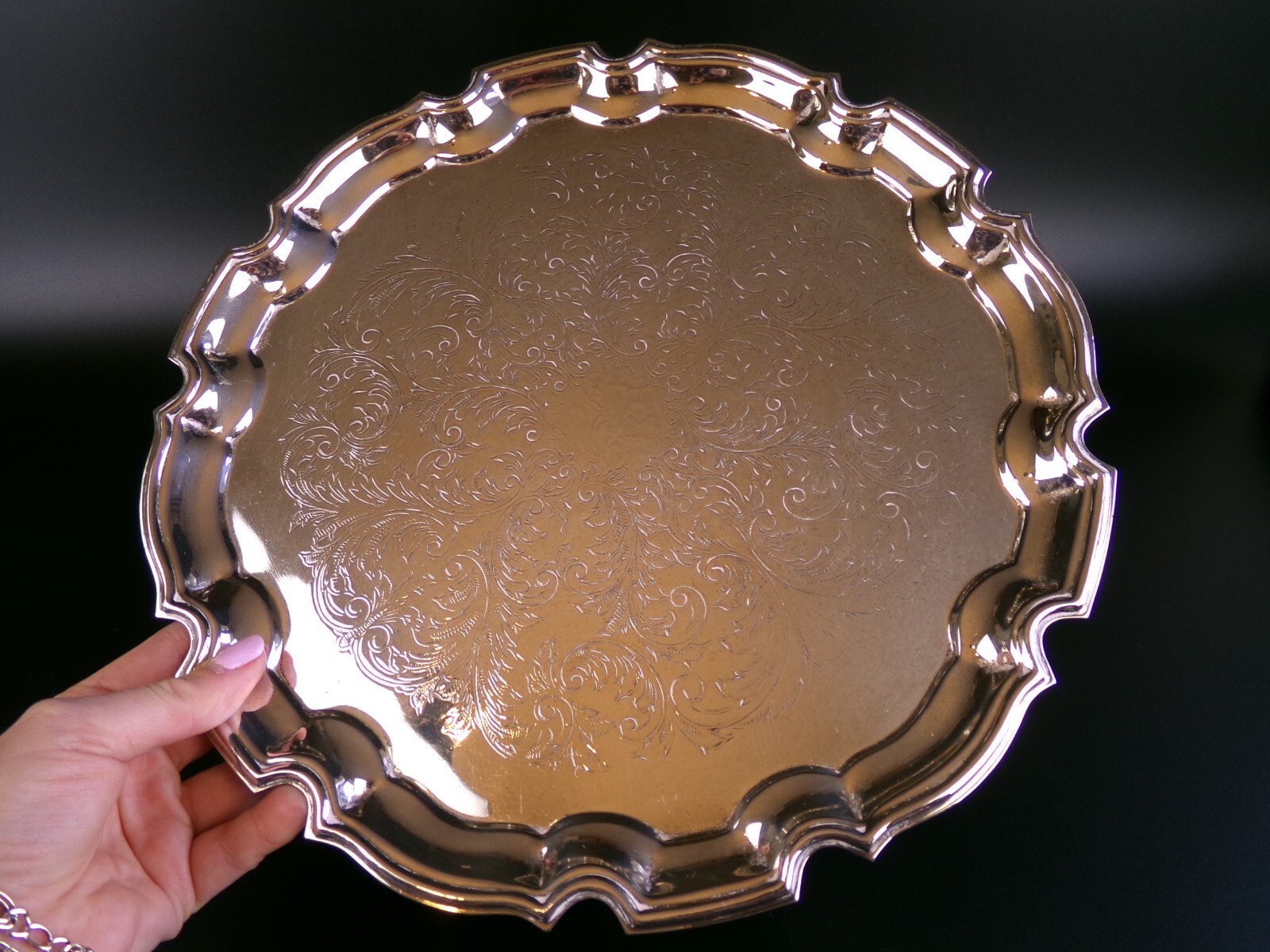 Silver Plated Serving Trays Salvers x 2. Round 12.5″. Chased Engraved. Drinks